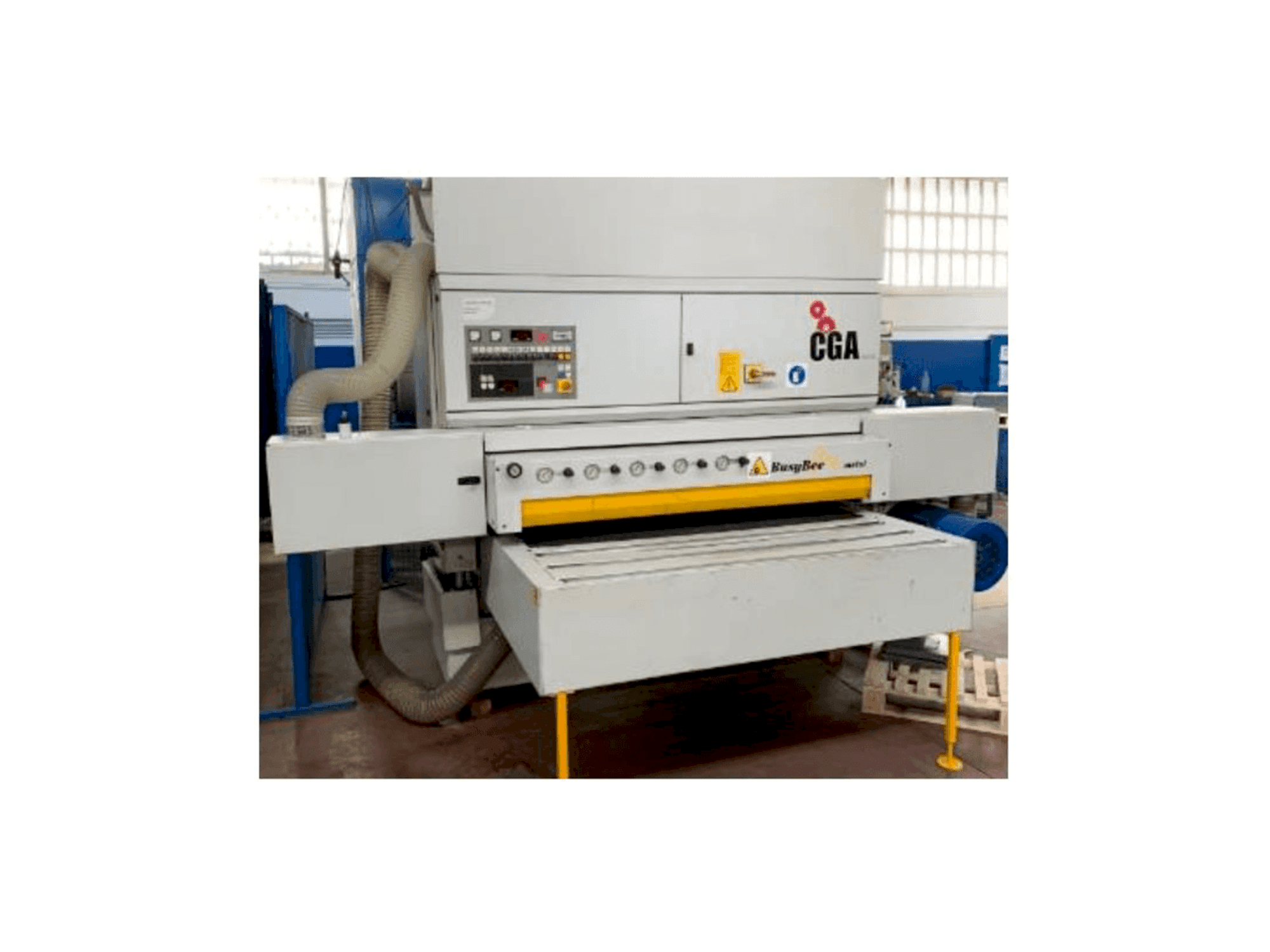 Widok z przodu maszyny CGA BUSY BEE 1600/33-2020