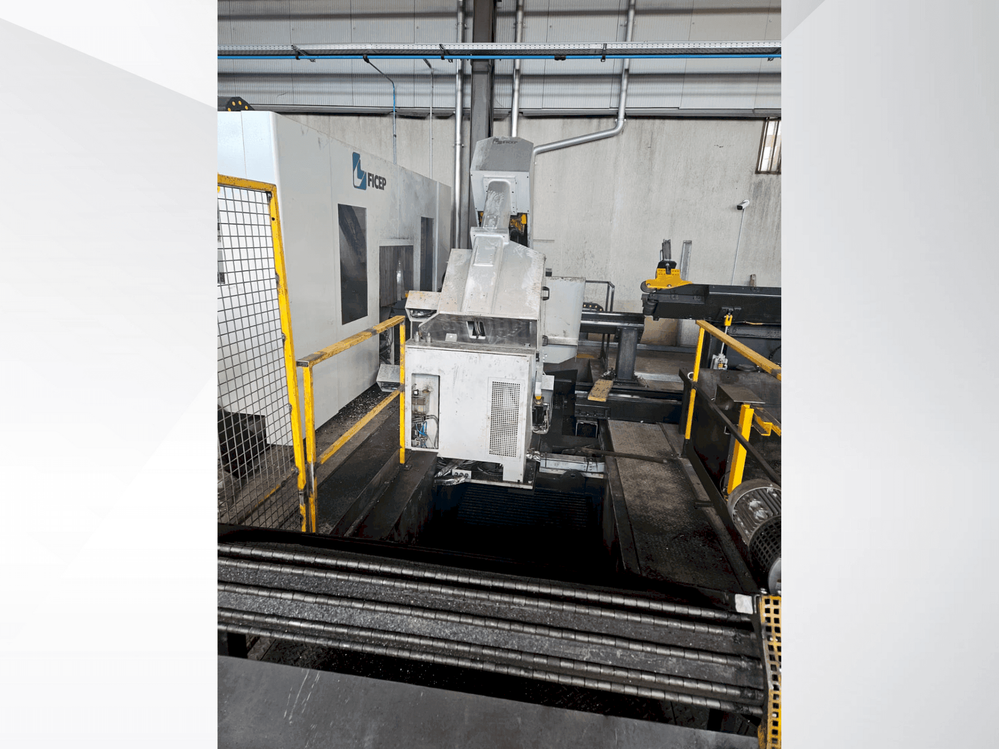 Widok z przodu maszyny FICEP D50F