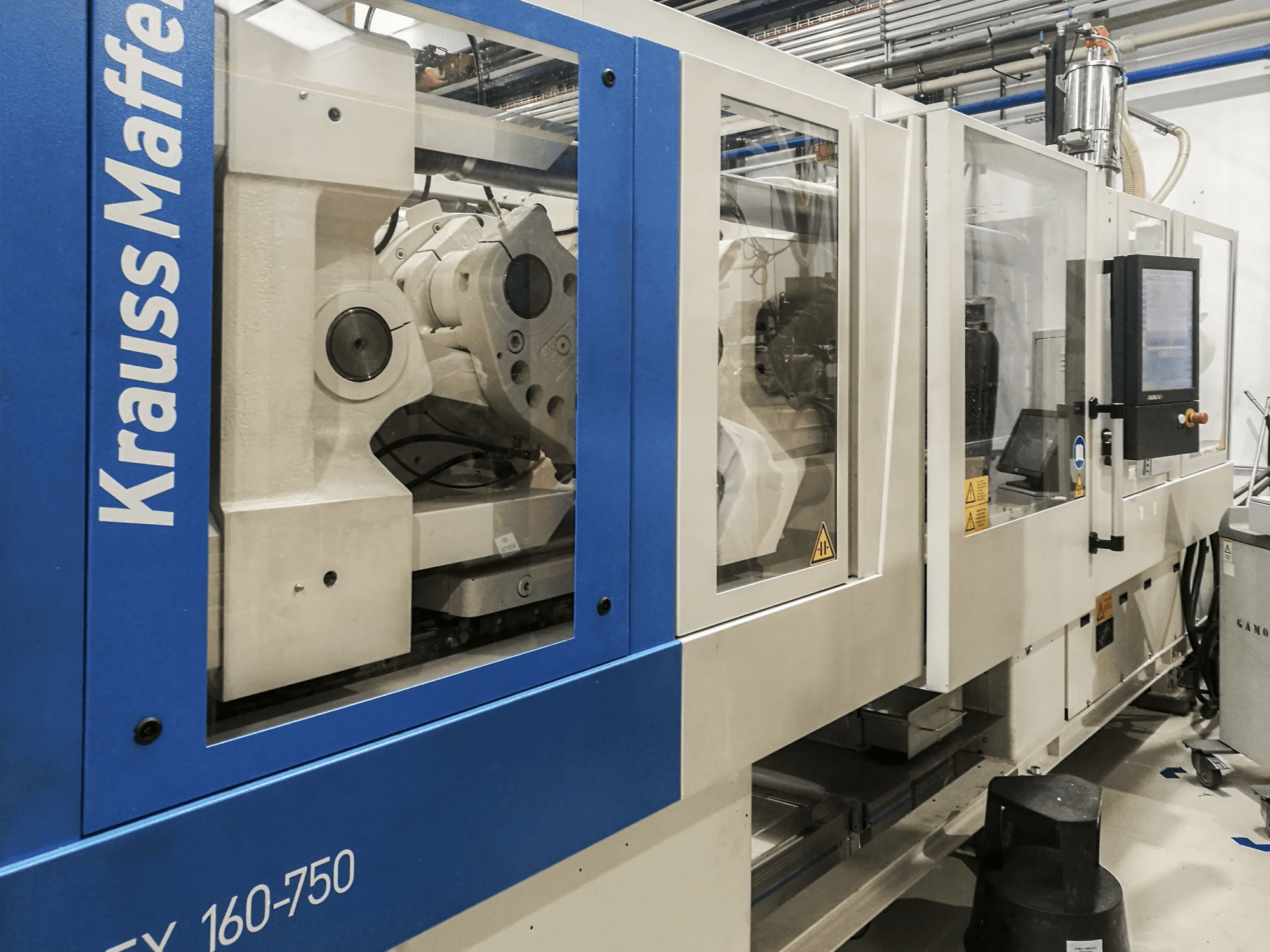 Widok z lewej maszyny Krauss Maffei 160-750 EX
