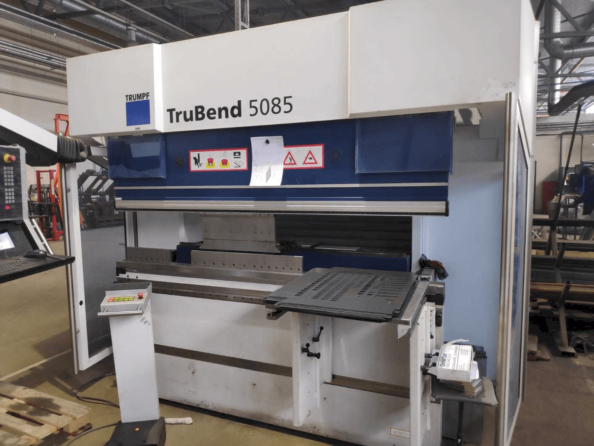 Widok z przodu maszyny Trumpf TruBend 5085