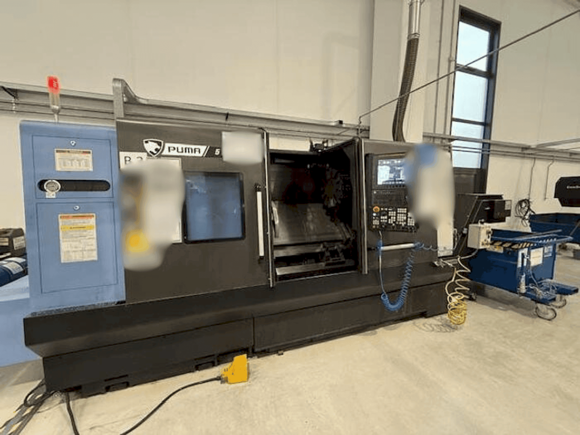 Widok z przodu maszyny DOOSAN PUMA 5100A