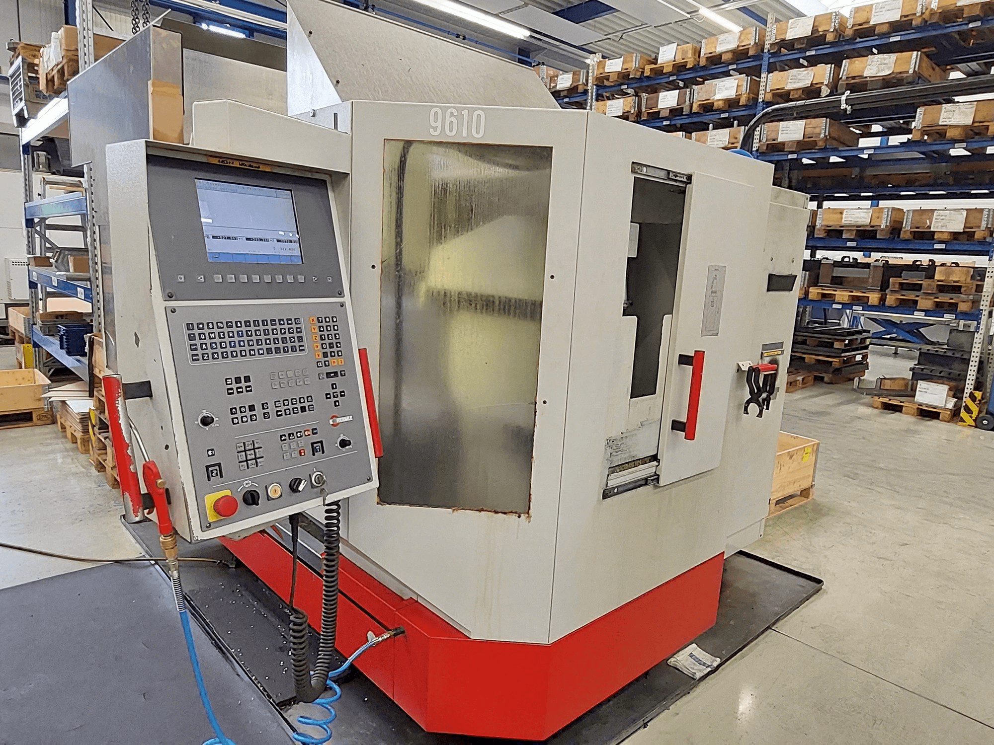 Widok z przodu maszyny HERMLE U 630 T