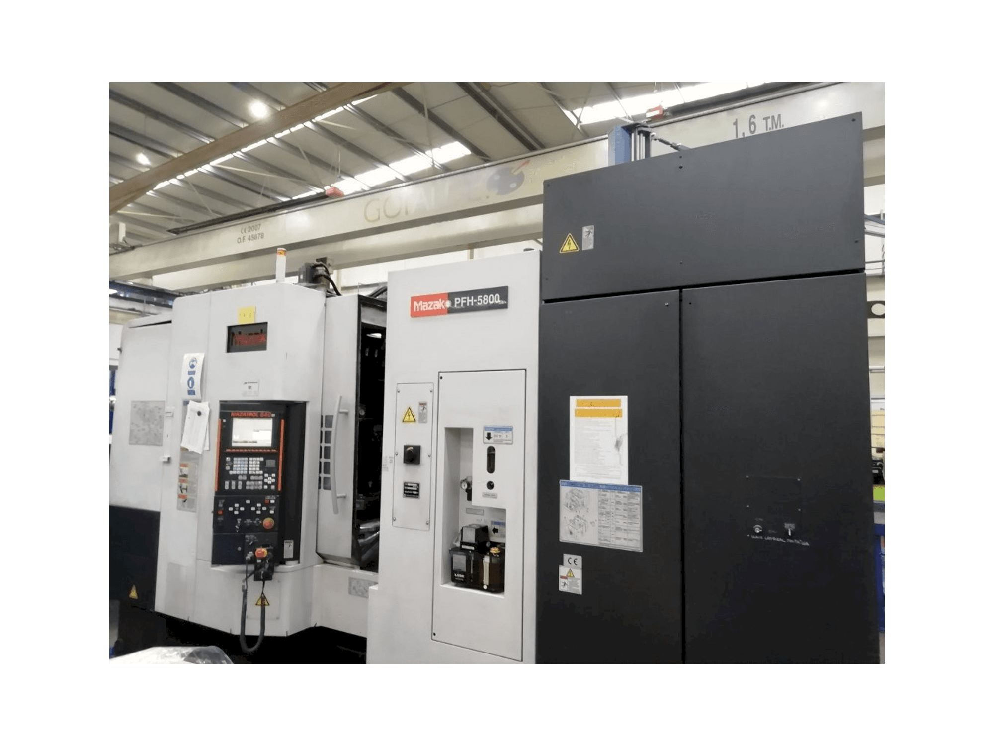 Widok z przodu maszyny Mazak PFH 5800
