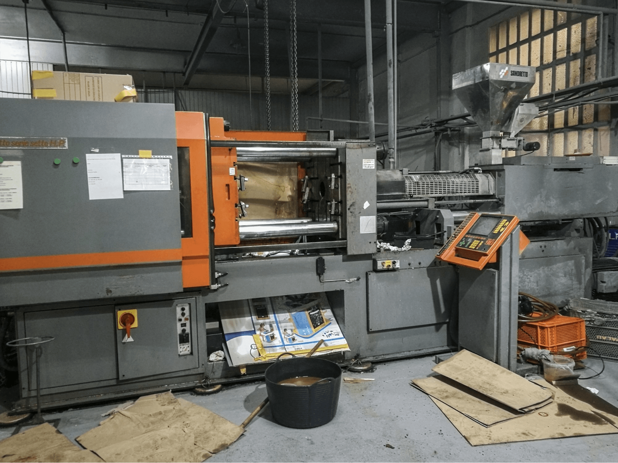 Widok z przodu maszyny SANDRETTO S.7.250