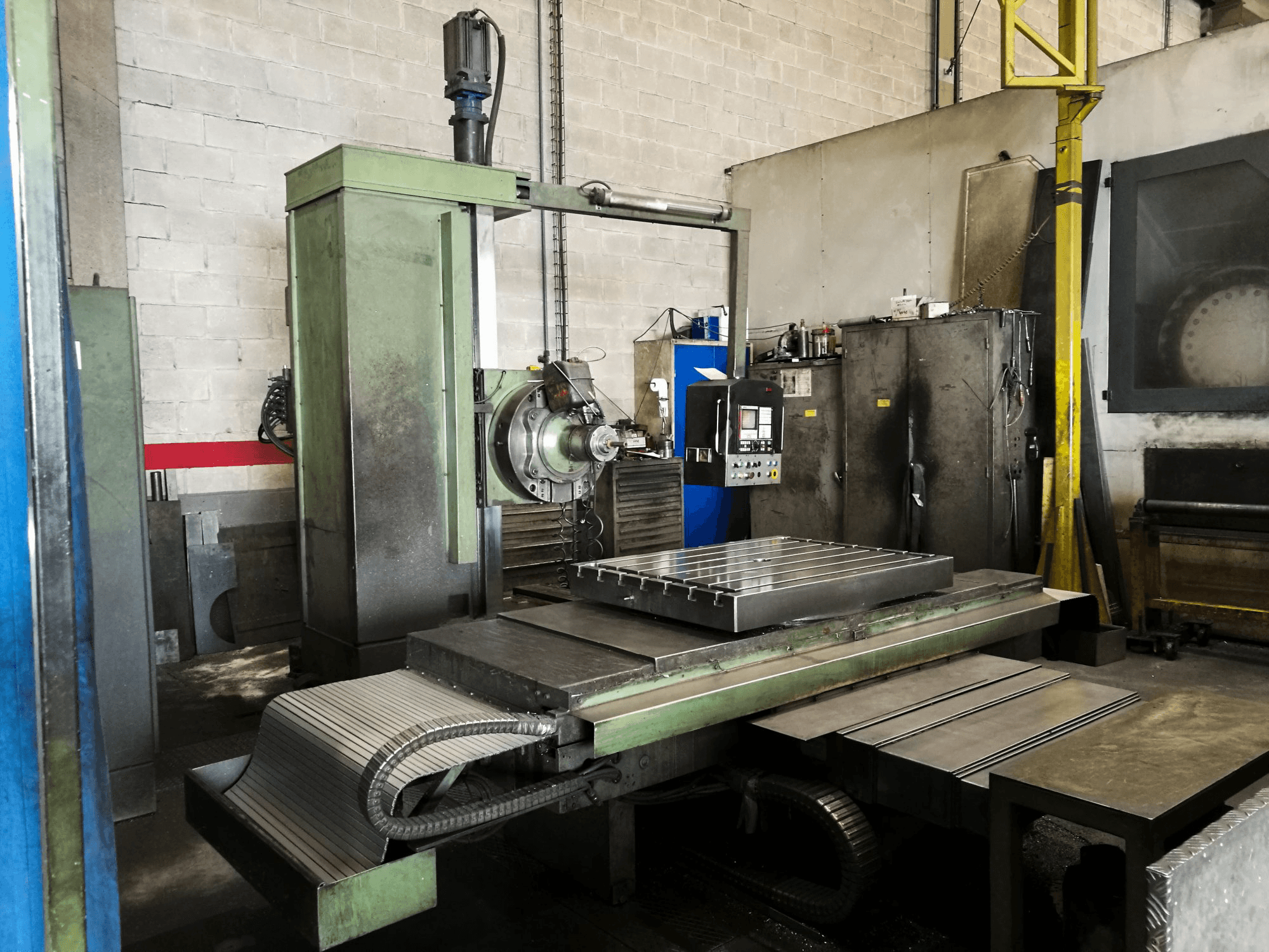 Widok z lewej maszyny PEGARD AF8