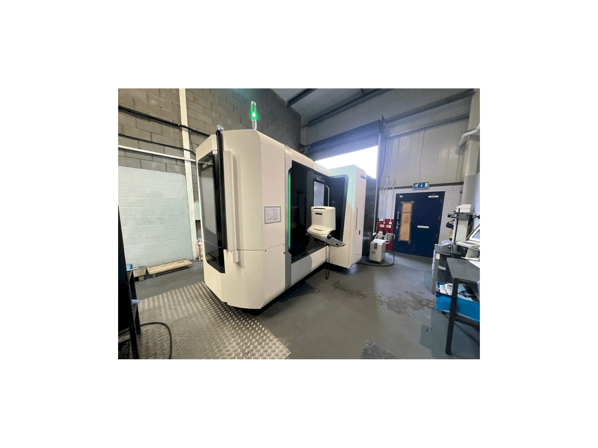Widok z przodu maszyny DMG MORI NHX 5000