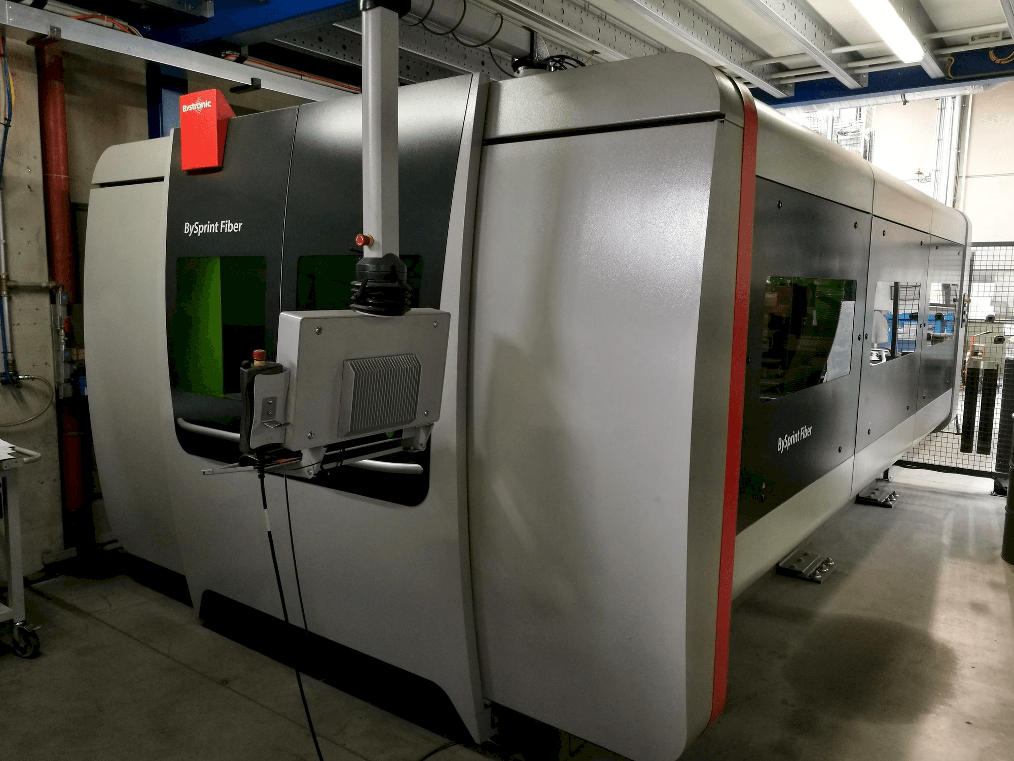 Widok z przodu maszyny Bystronic BySprint Fiber 3015