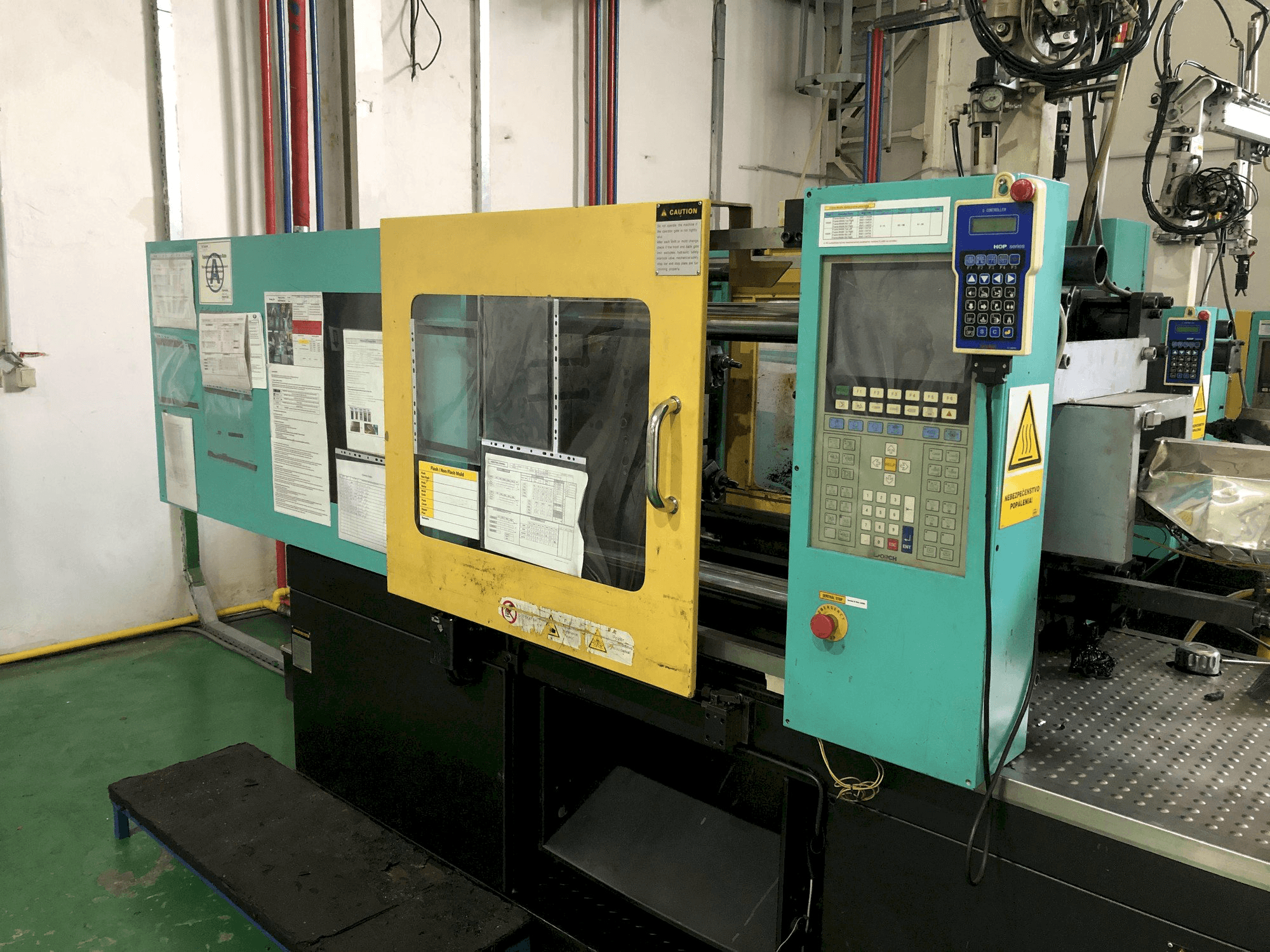 Widok z przodu maszyny Hyundai K-150V