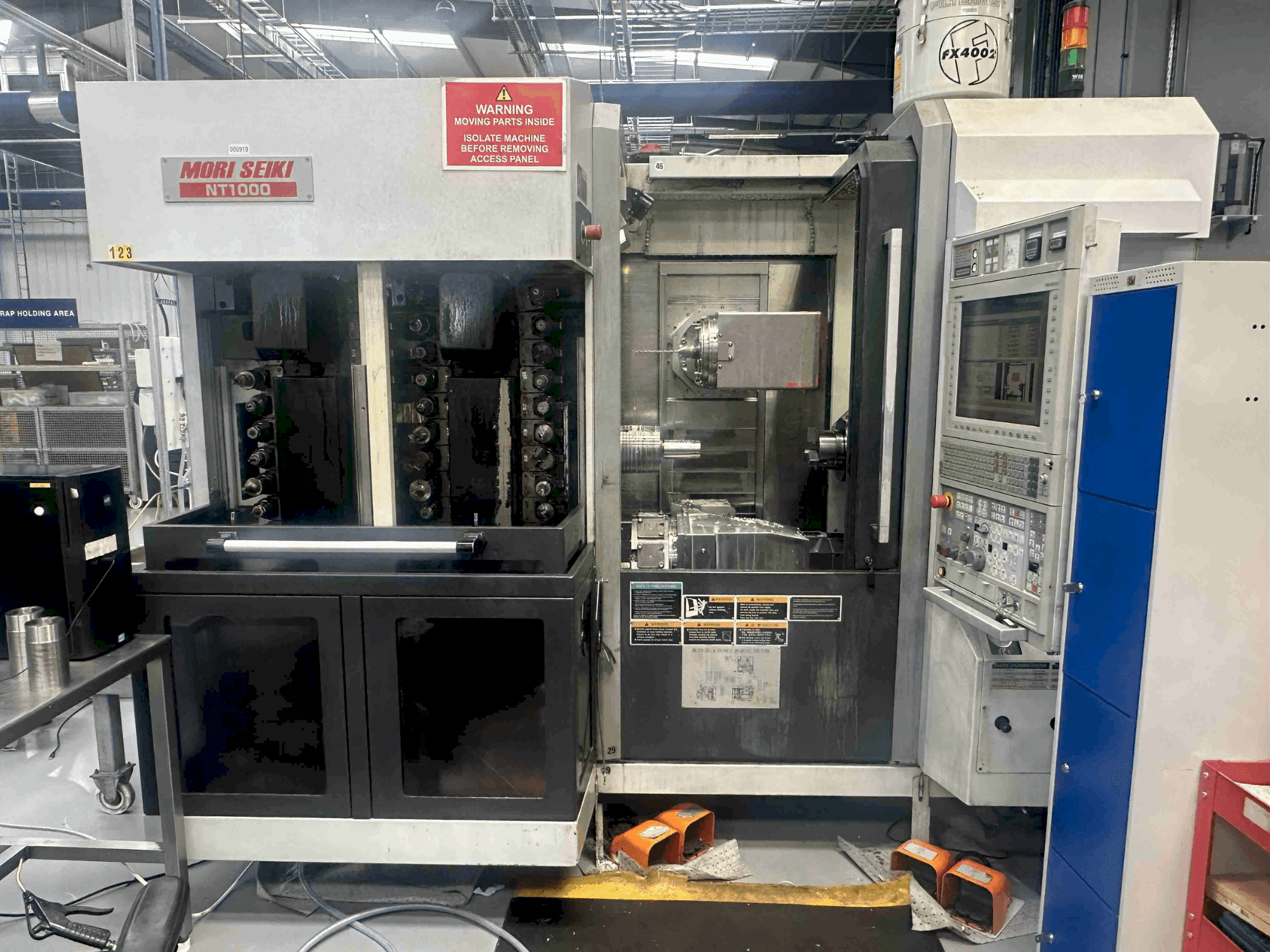 Widok z przodu maszyny MORI SEIKI NT1000SZM