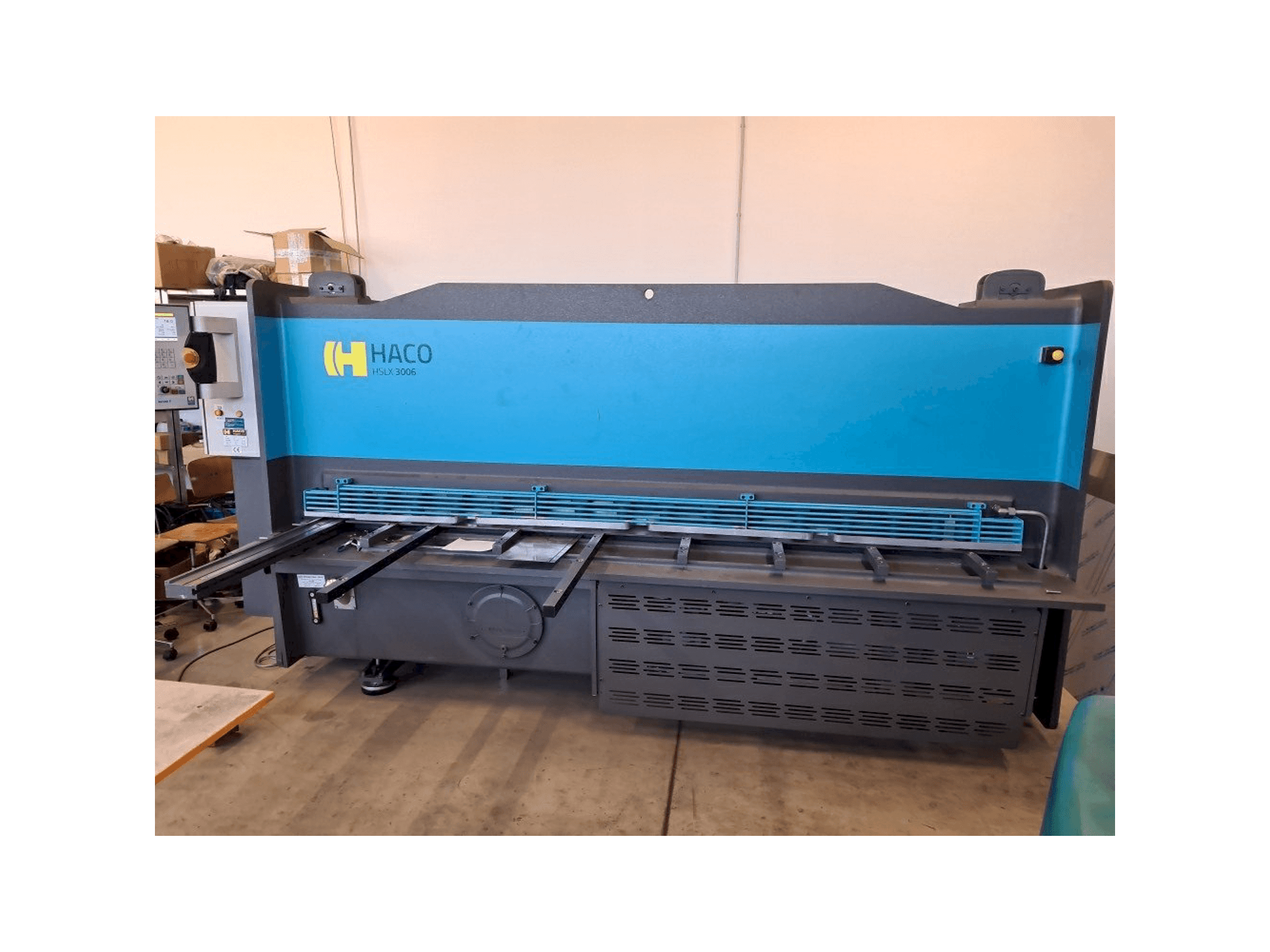 Widok z przodu maszyny HACO HSLX 3006