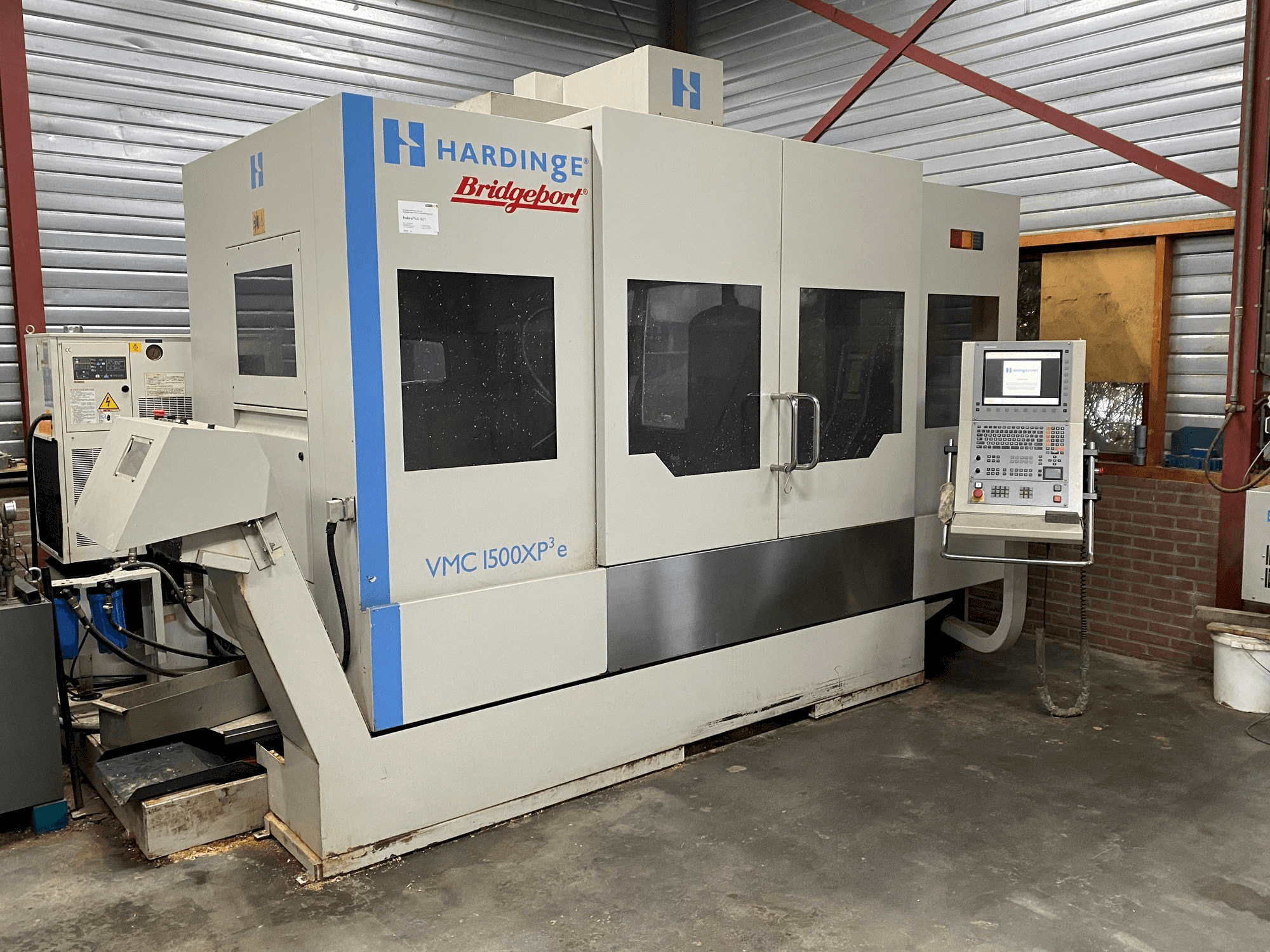 Widok z przodu maszyny Bridgeport VMC 1500XP