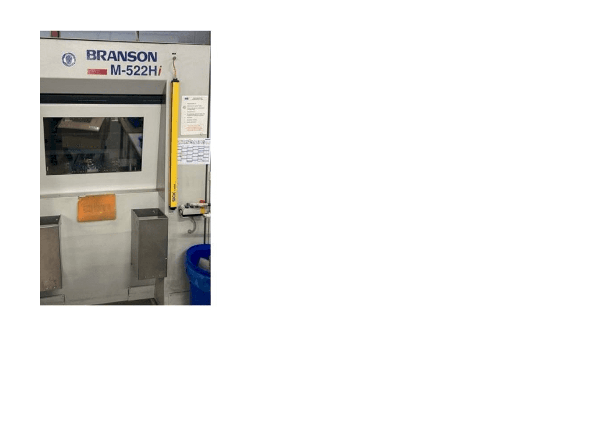 Widok z przodu maszyny BRANSON M-522Hi (2010)