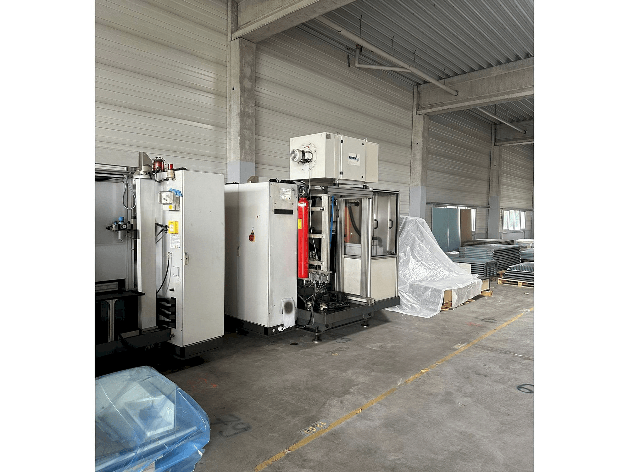 Widok z przodu maszyny Geiger CNC