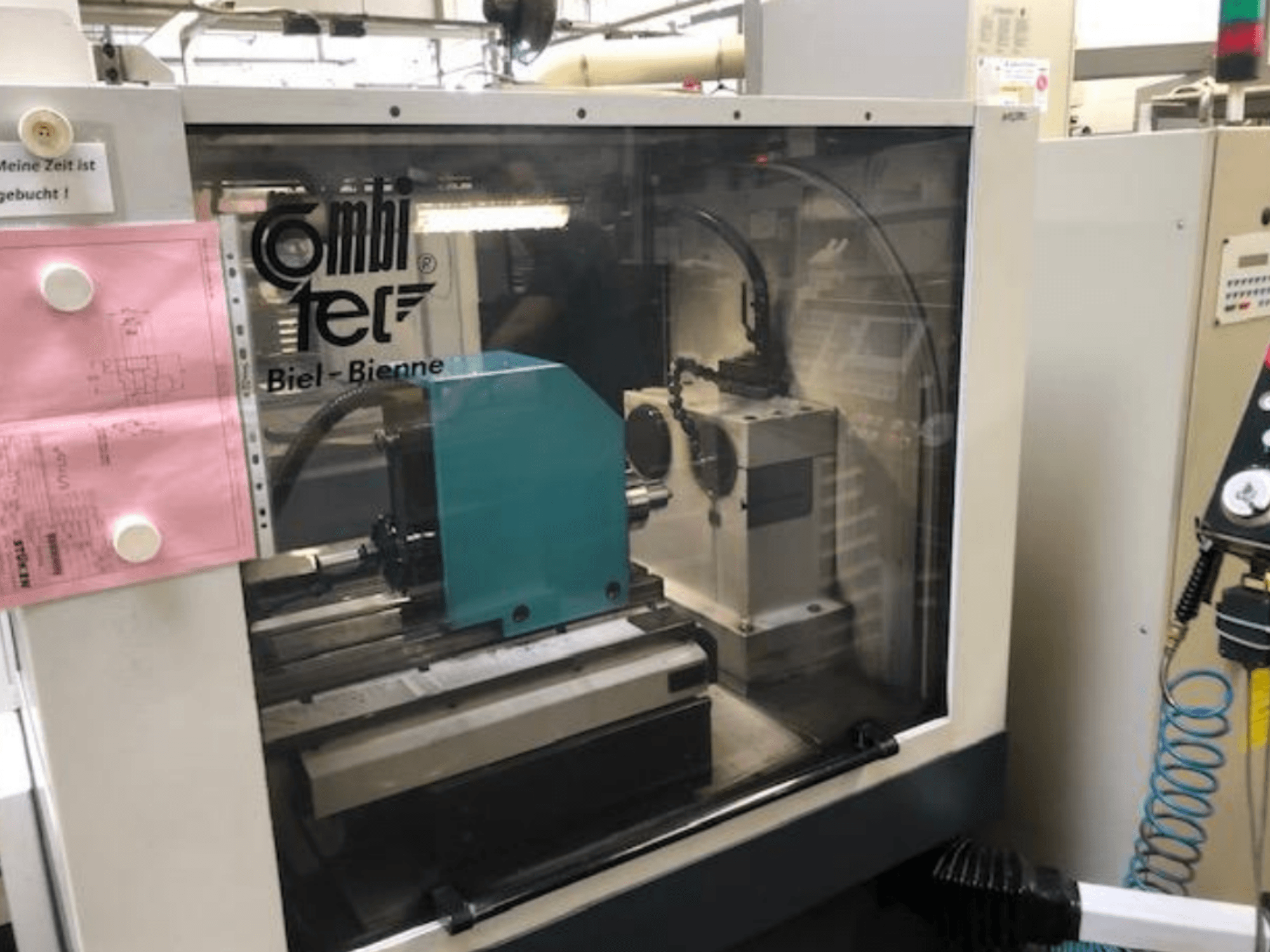 Szlifierka walcowa Combitec CT-450 widziana od przodu, z panelem sterowania i konfiguracją operacyjną.