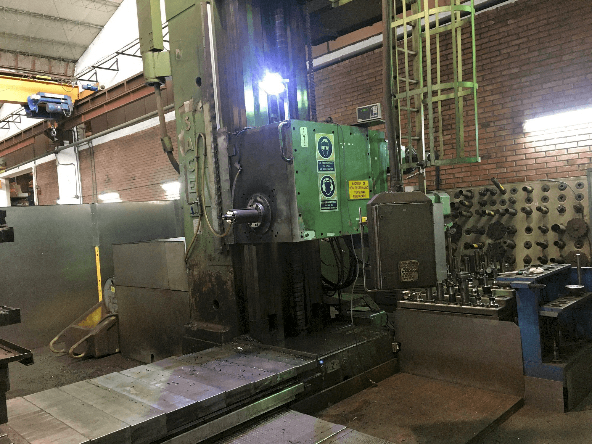 Widok z przodu maszyny Sacem M.S.T 130 C/N