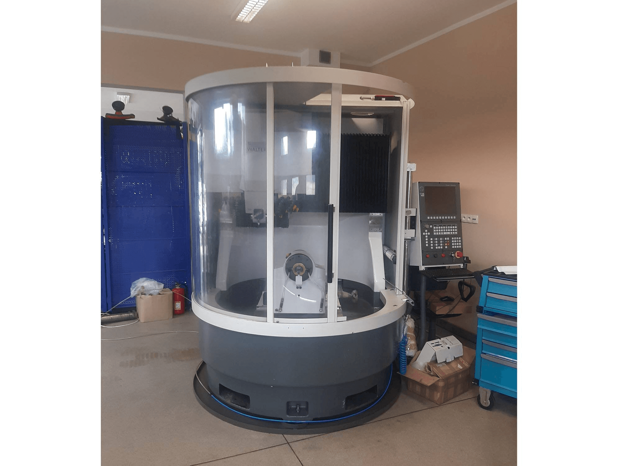 Widok z przodu maszyny Walter