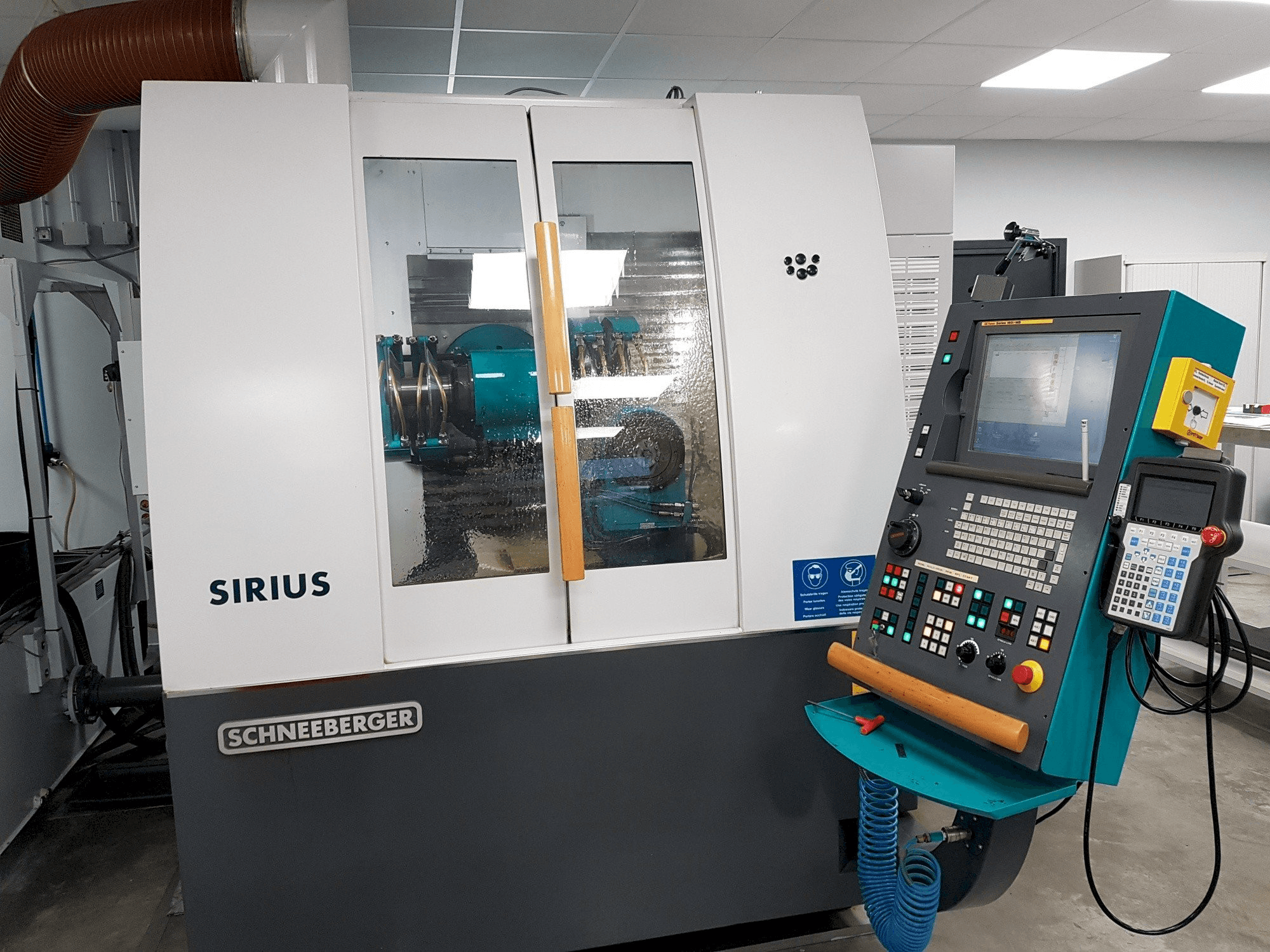 Widok z przodu maszyny Schneeberger Sirius HPM