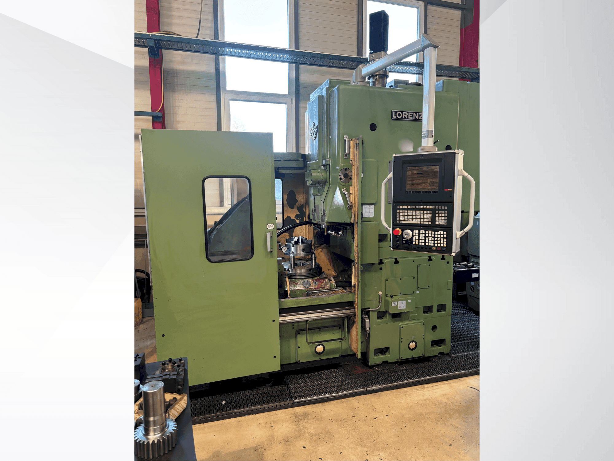 Widok z przodu maszyny LORENZ LS 420