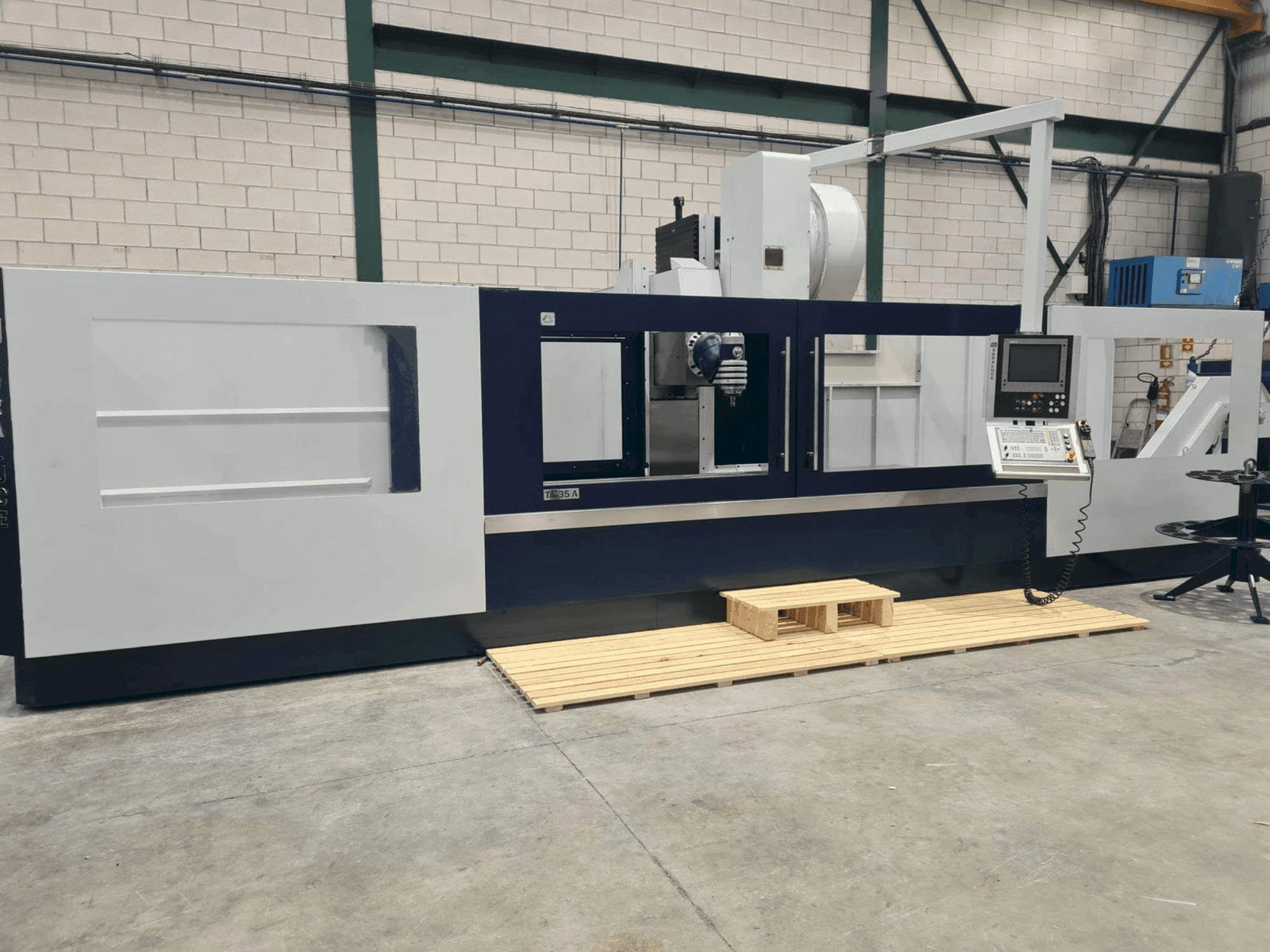 Widok z przodu maszyny Soraluce TA-35A