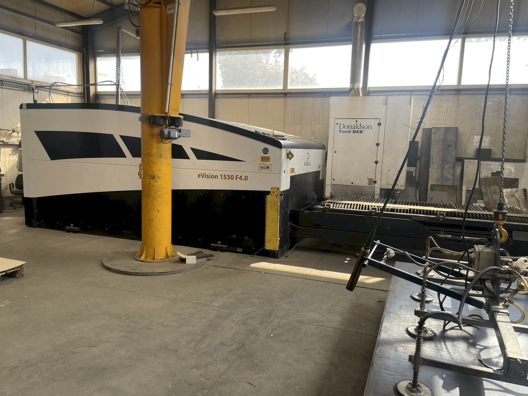 Widok z przodu maszyny EAGLE eVision 1530 F4.0