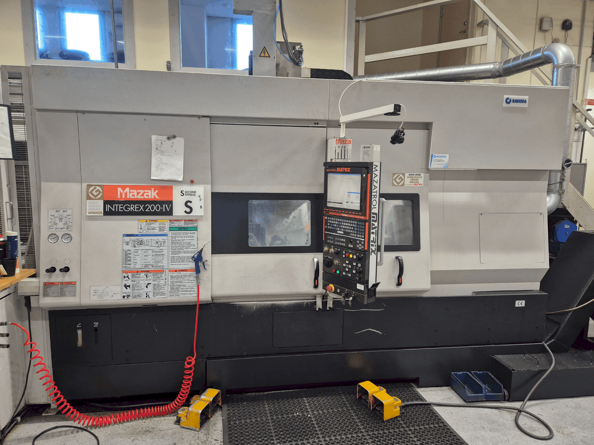 Widok z przodu maszyny Mazak Integrex 200 IV S with Gantry loader