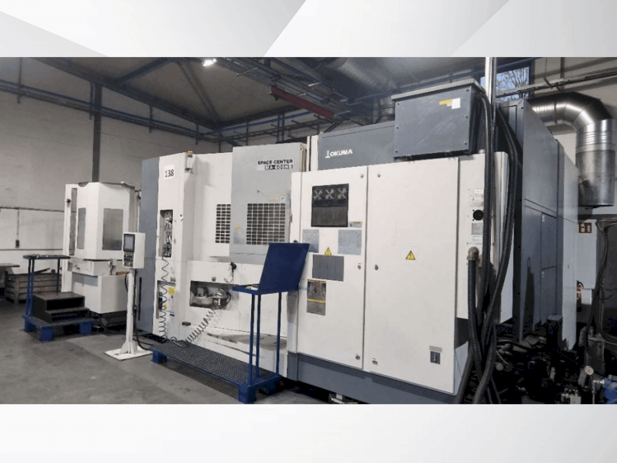 Widok z przodu maszyny Okuma MA-600 HB