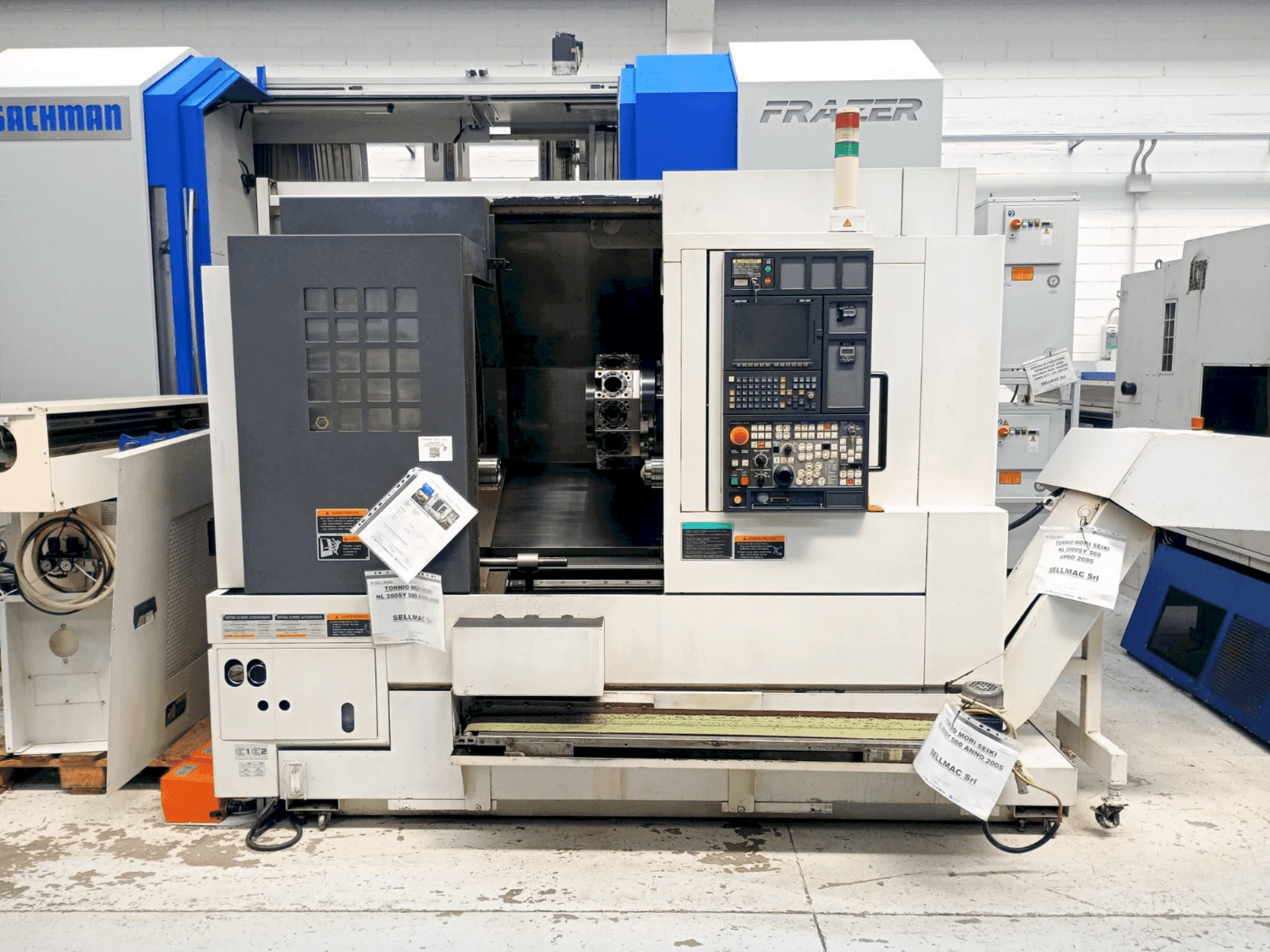 Widok z przodu maszyny MORI SEIKI NL2000SY/500