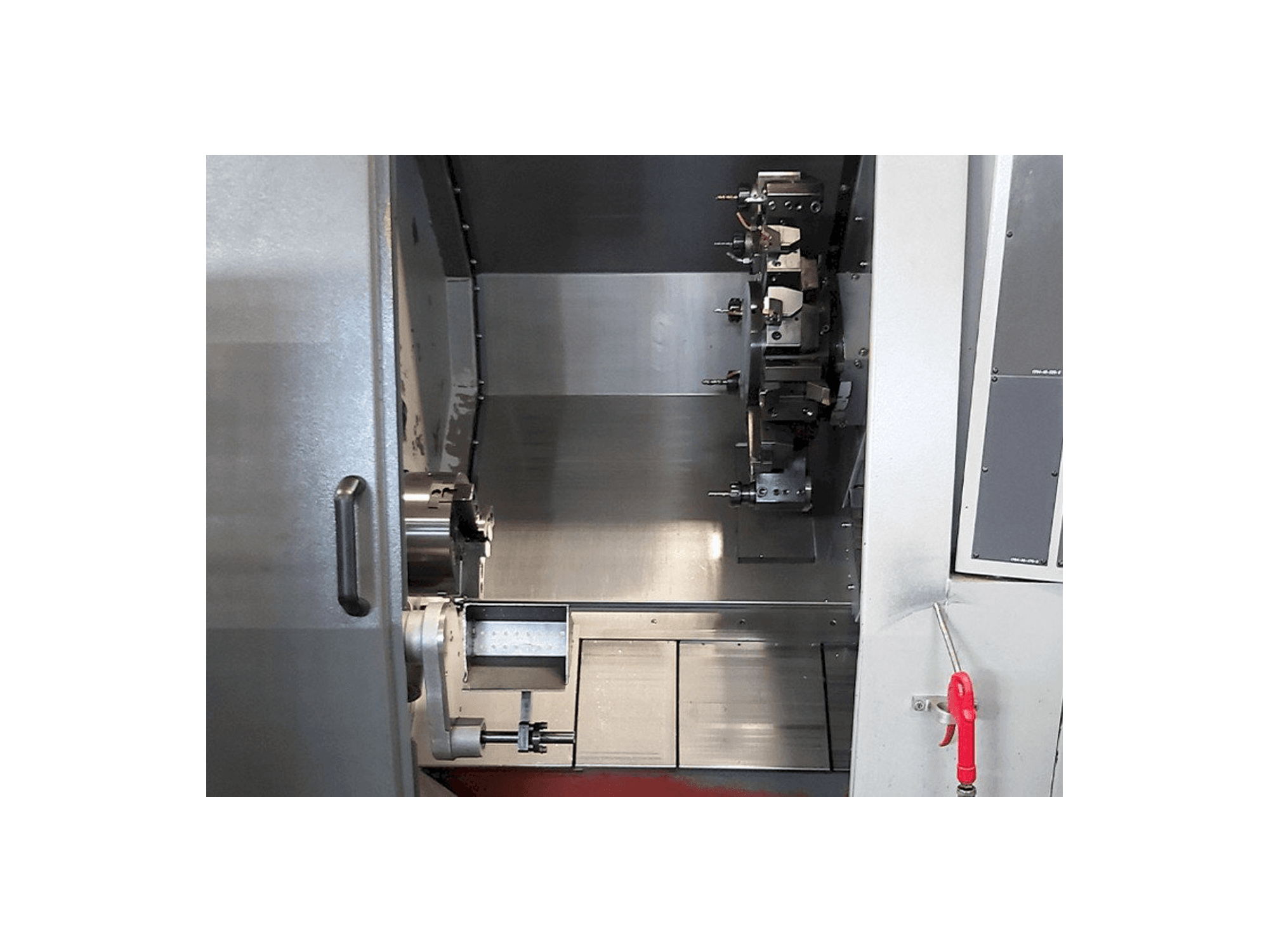 Widok z przodu maszyny Hyundai Kia SKT210SY