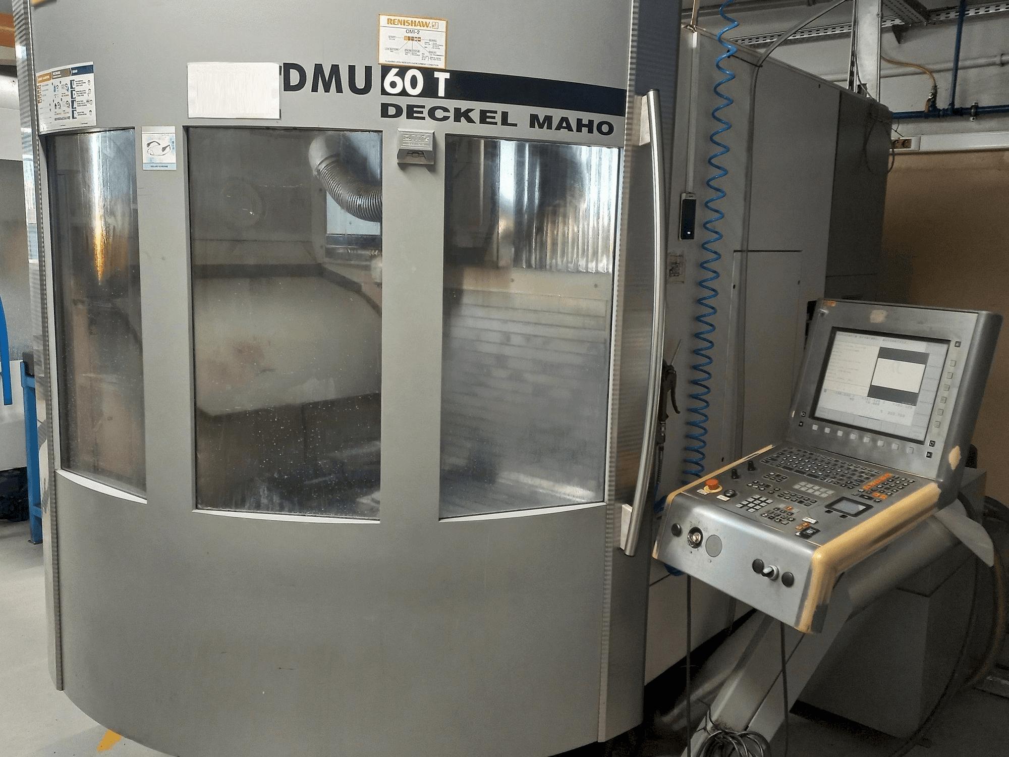 Widok z przodu maszyny DMG DMU 60T