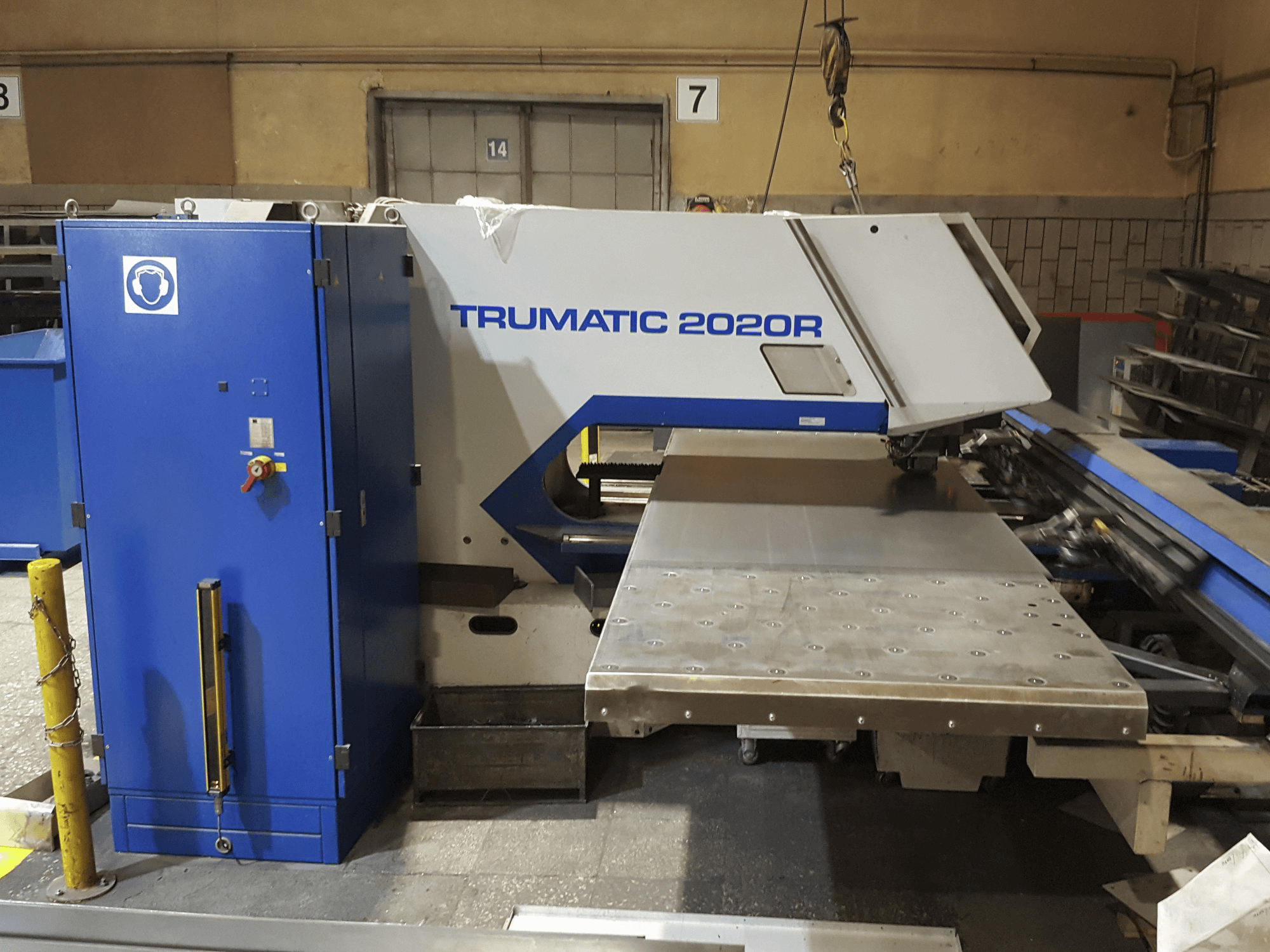 Widok z przodu maszyny Trumpf Trumatic 2020R