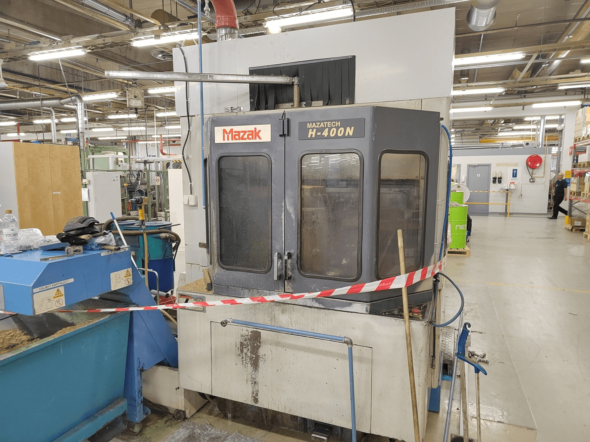 Widok z przodu maszyny Mazak H-400N