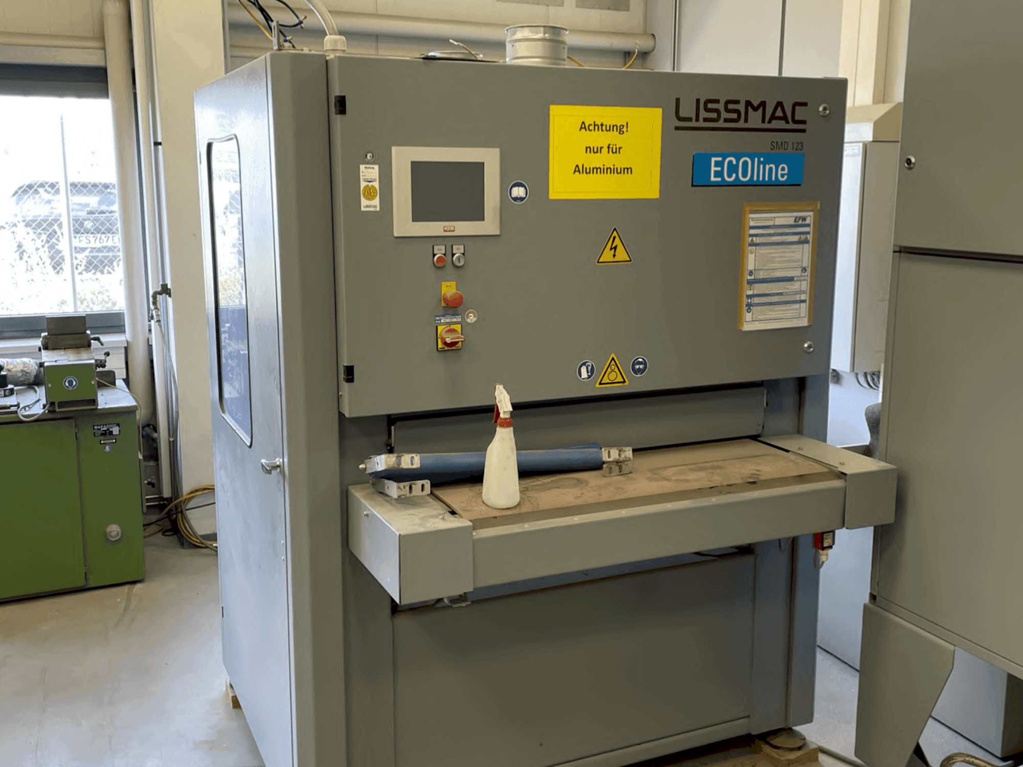 Widok z przodu maszyny LISSMAC SMD 123 RE