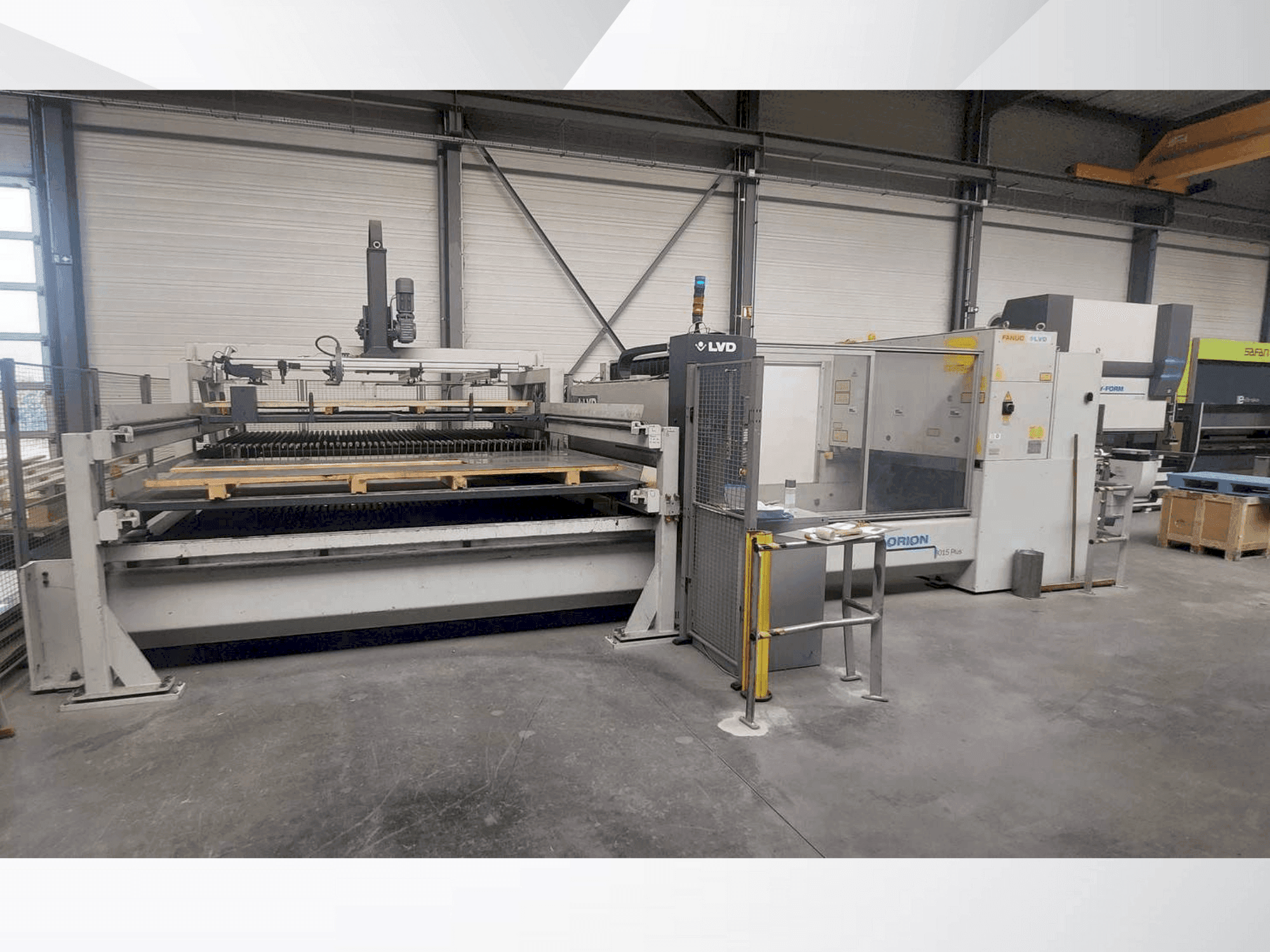 Widok z przodu maszyny LVD Orion 4KW