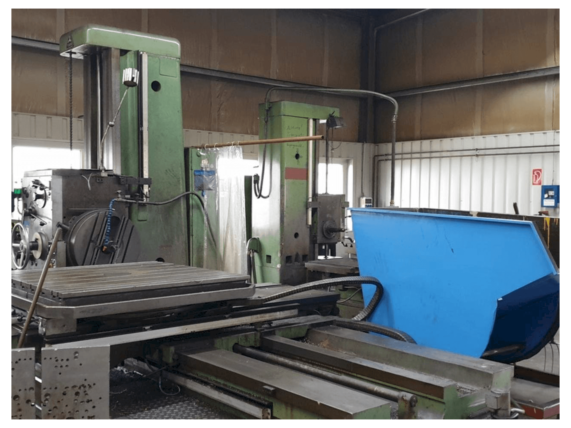 Widok z przodu maszyny TOS W 100 A