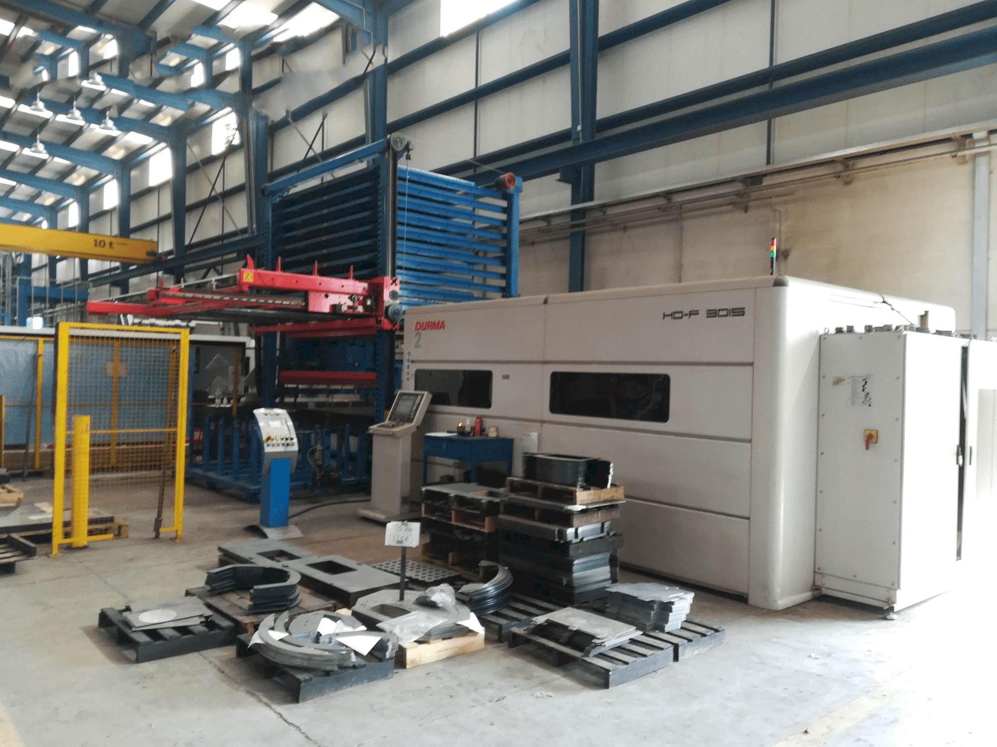 Widok z przodu maszyny Durma HD-F 3015