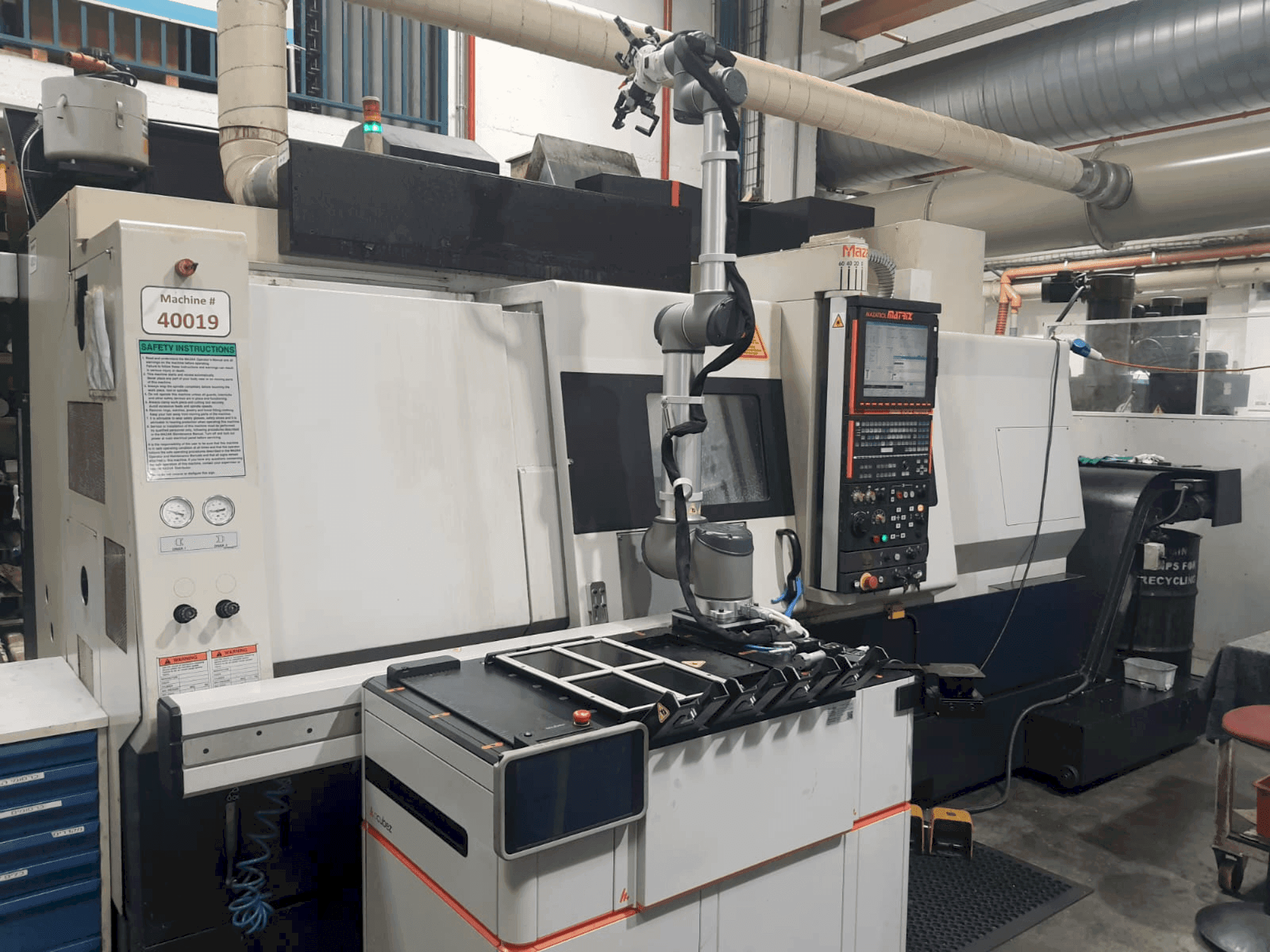 Widok z przodu maszyny Mazak INTEGREX 200-IV ST