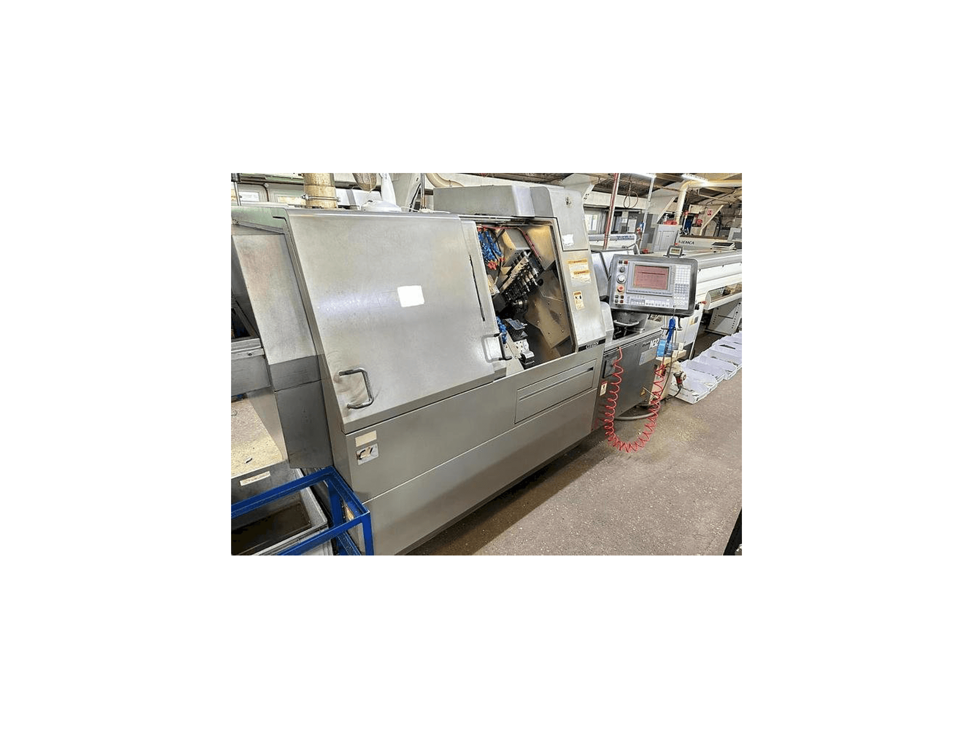 Widok z przodu maszyny Citizen M32 III