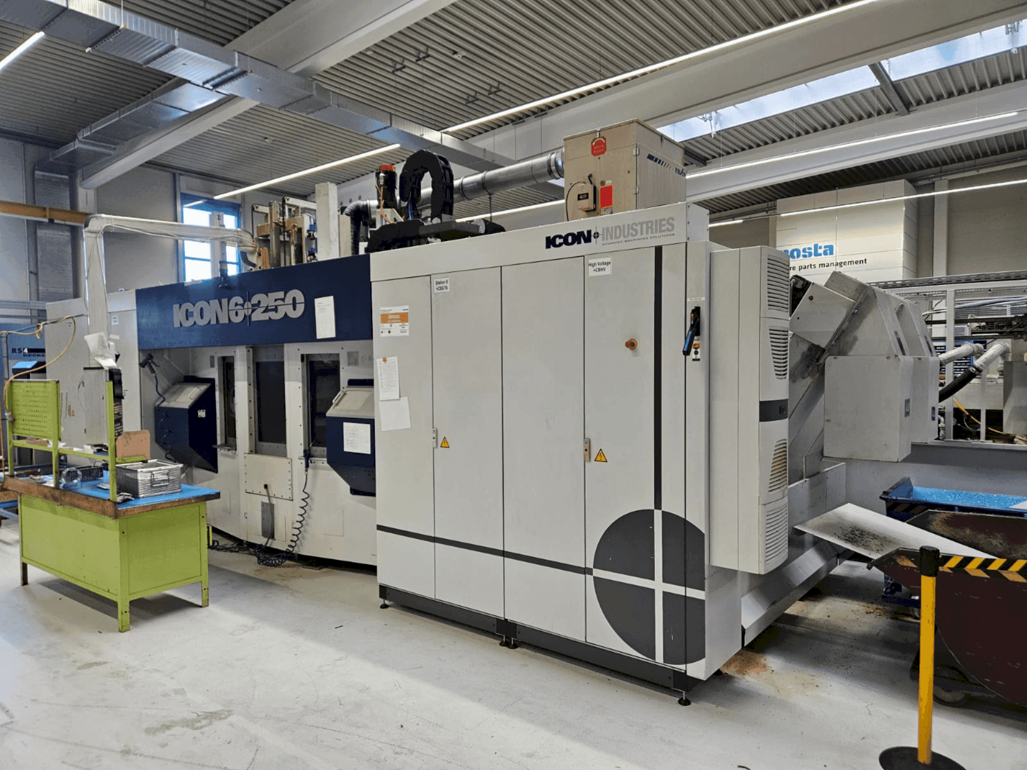 Widok z boku maszyny ICON 6-250