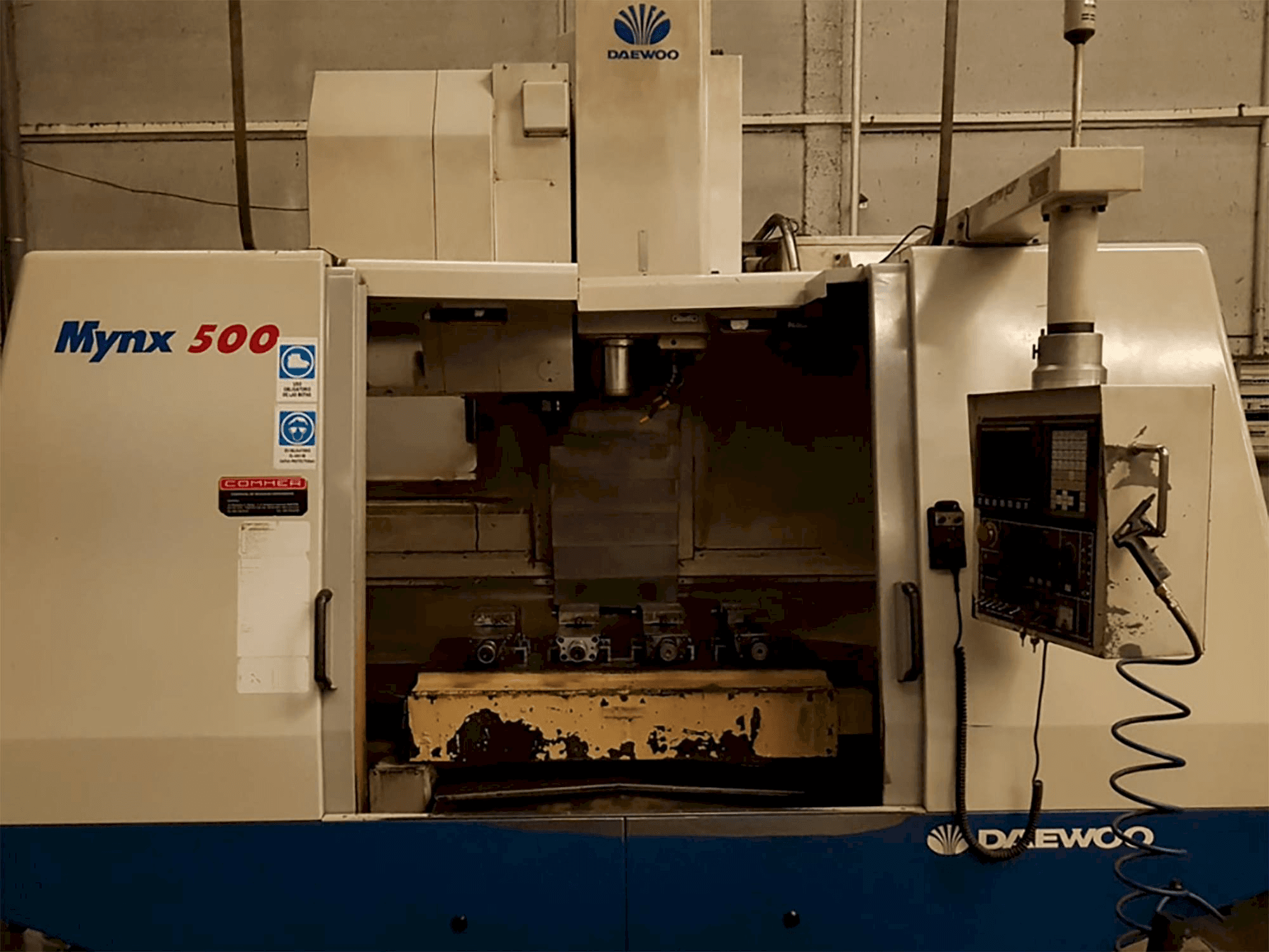 Widok z przodu maszyny DAEWOO MYNX 500