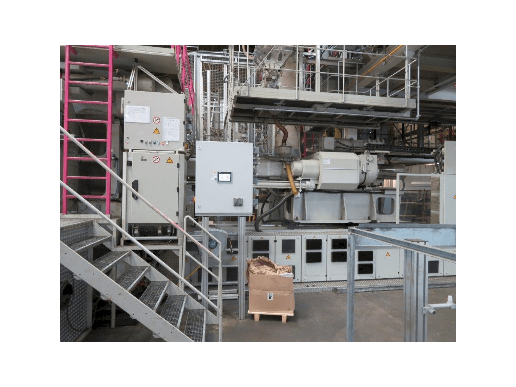 Widok z przodu maszyny ENGEL DUO ES 160505/3200