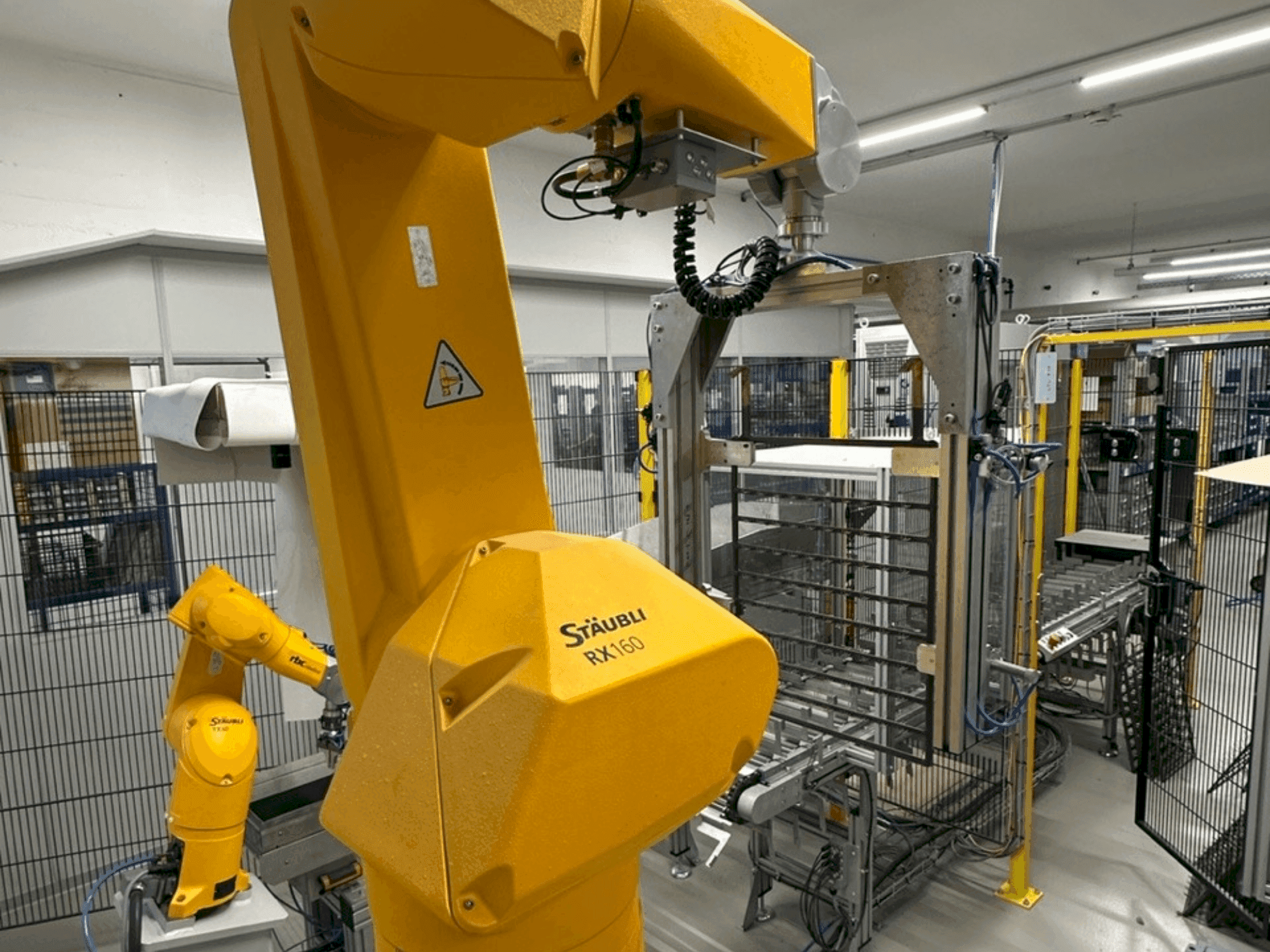 Widok z przodu maszyny STAUBLI RX160