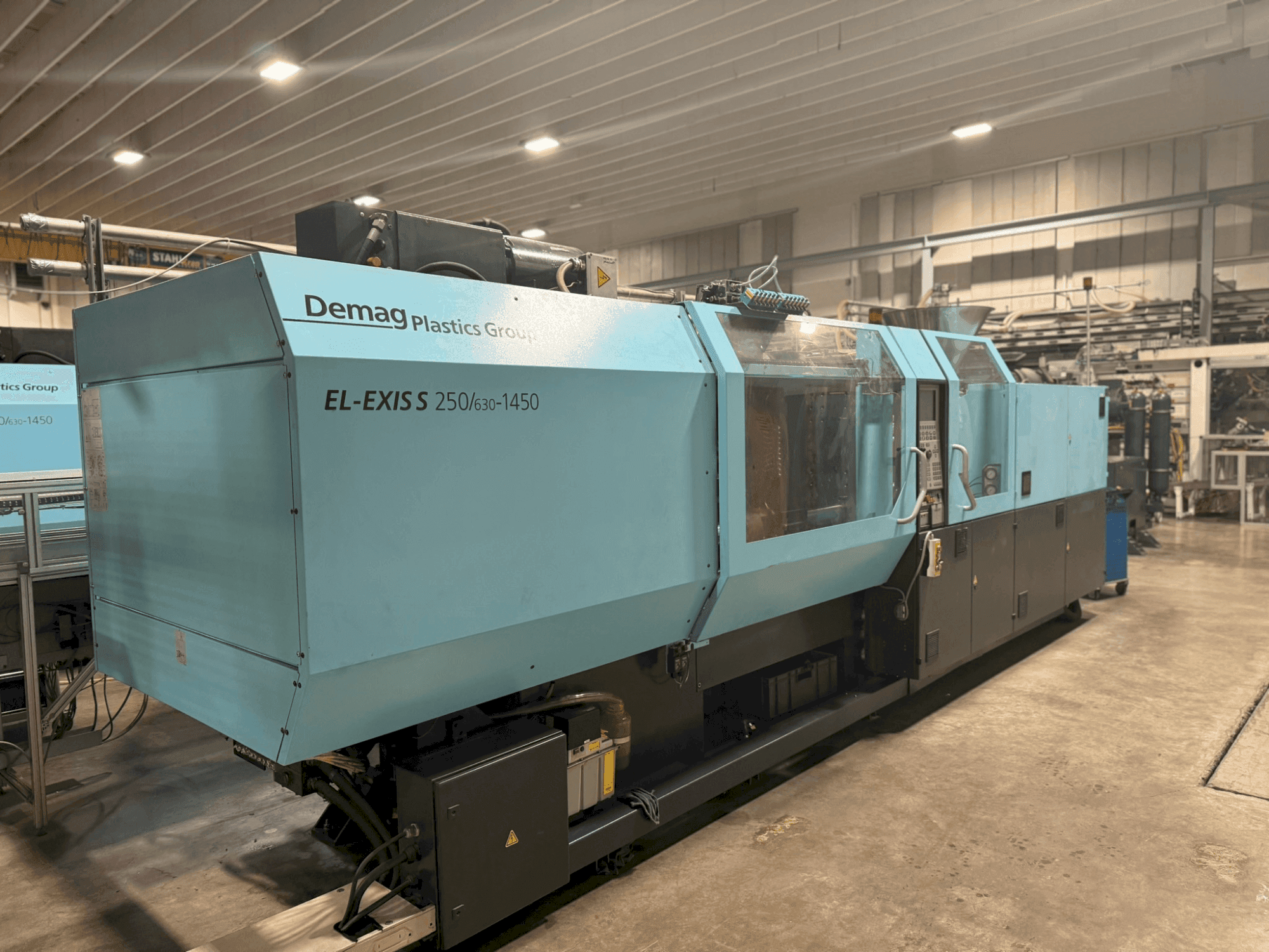 Widok z przodu maszyny SUMITOMO SHI DEMAG El-Exis S 250/630-1450