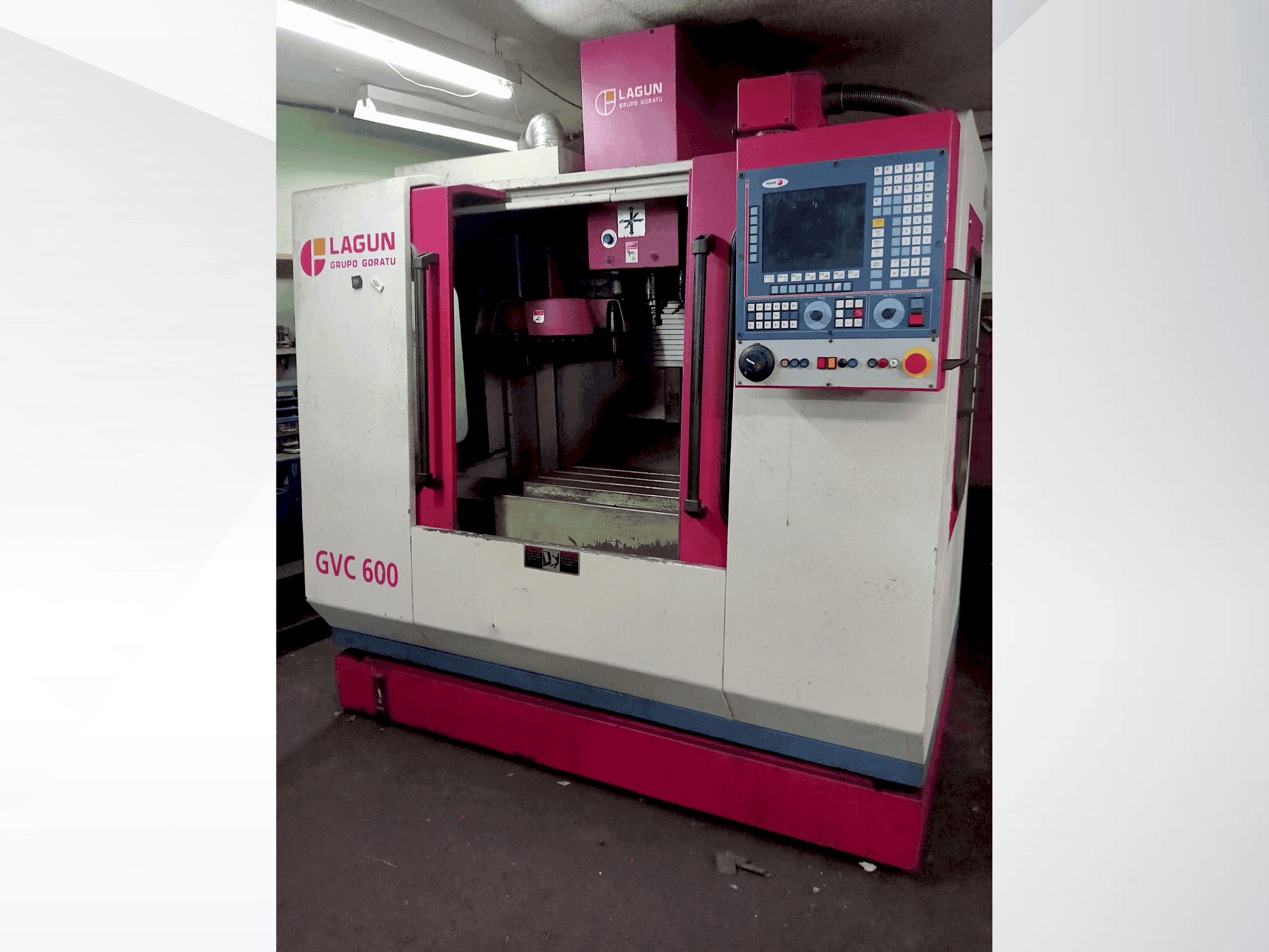 Widok z przodu maszyny LAGUN GVC 600