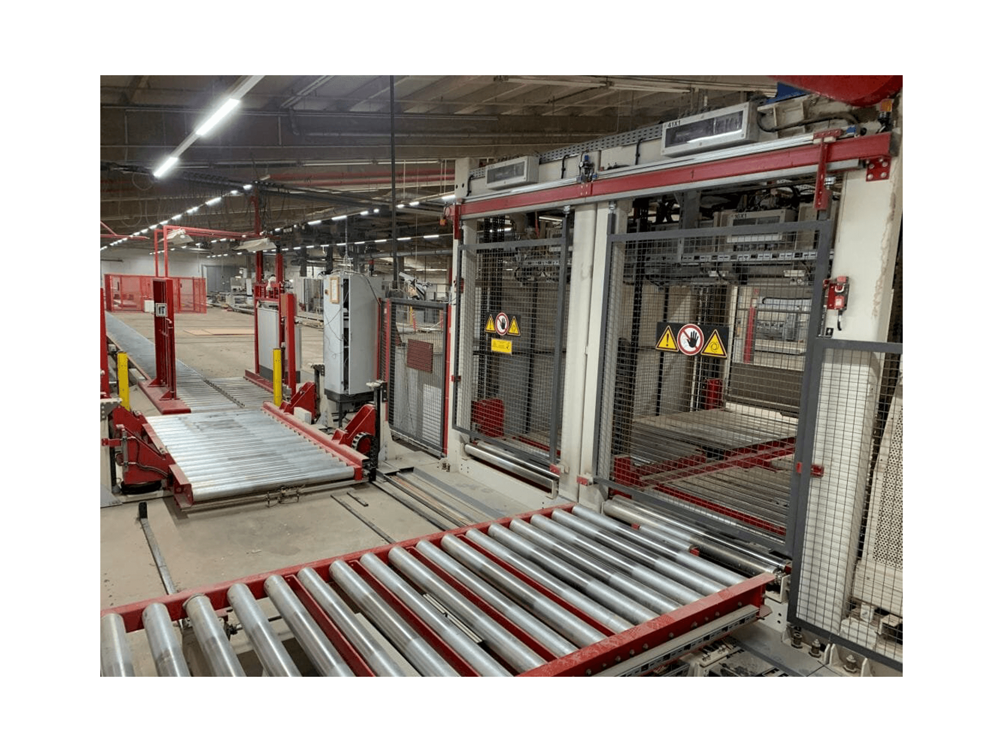 Widok z przodu maszyny IMA AM33 - 3000 /1300 Systems