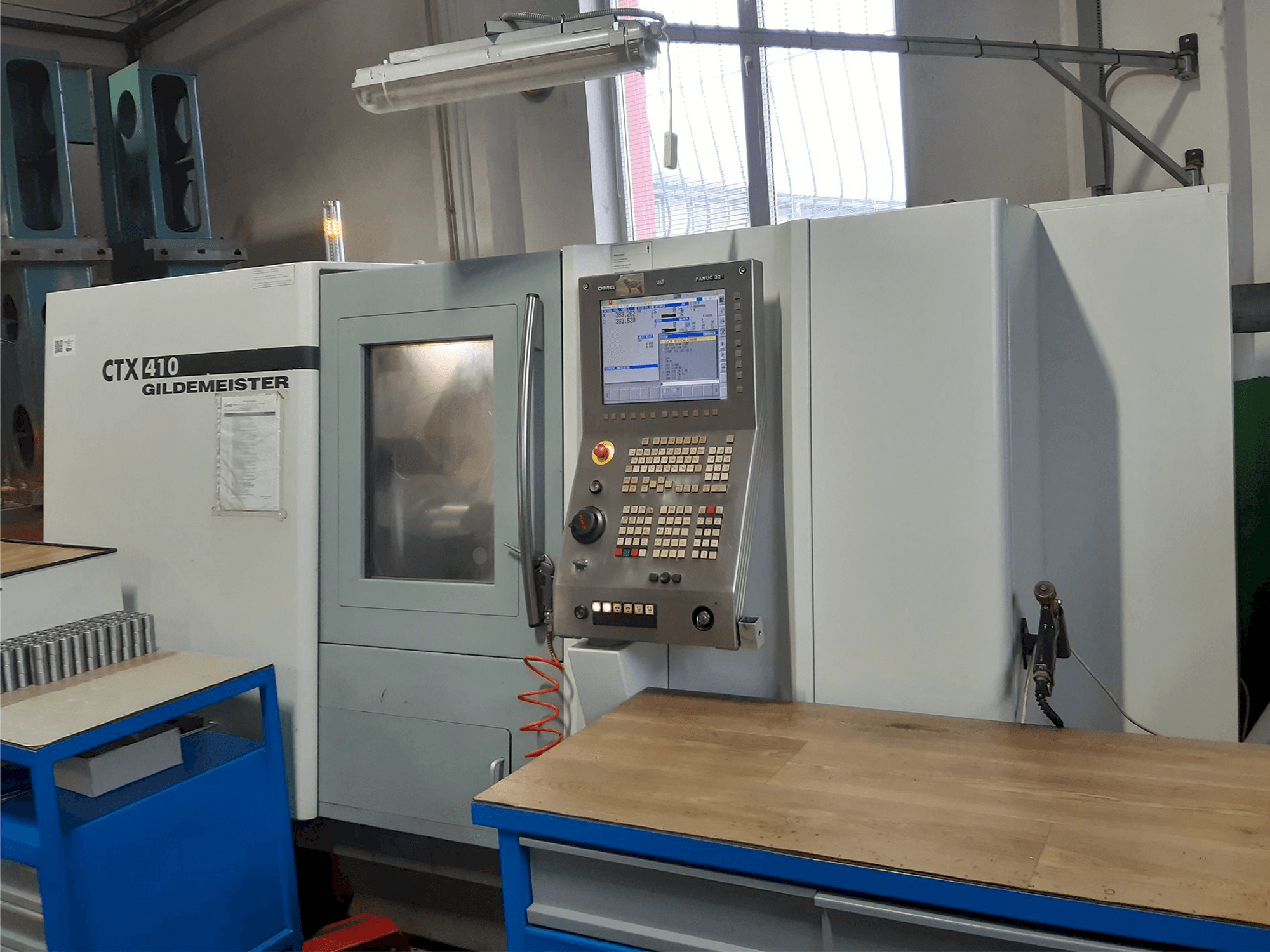 Widok z przodu maszyny Gildemeister CTX 410