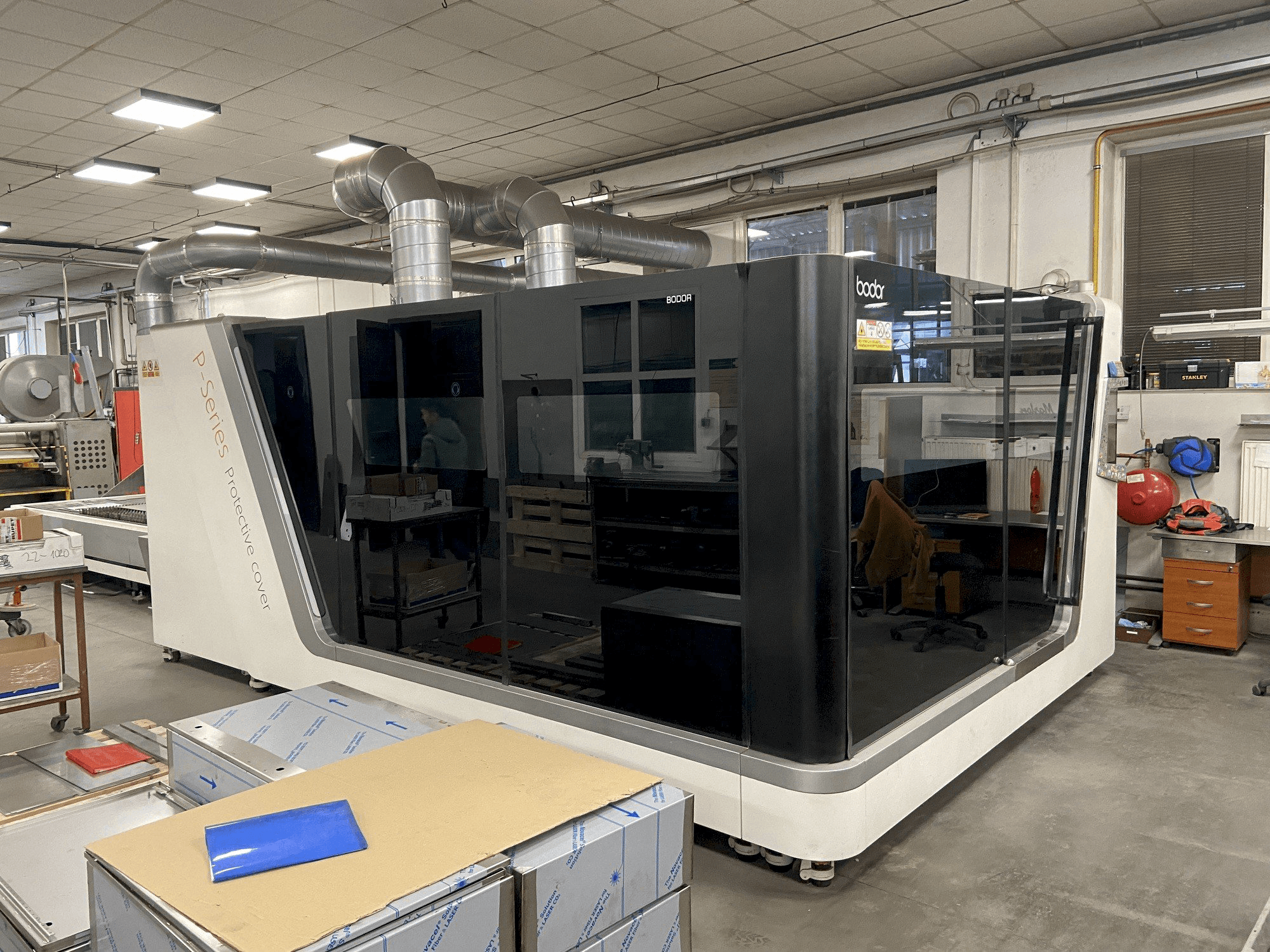 Widok z przodu maszyny Bodor P3