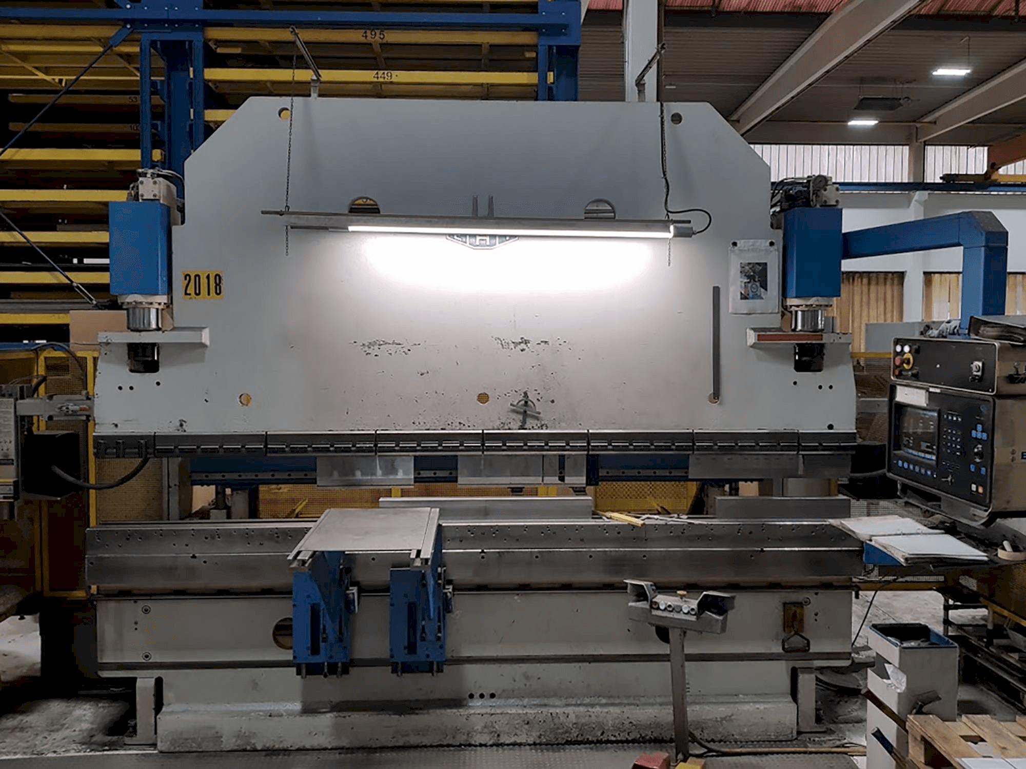 Widok z przodu maszyny EHT EHPS 11-35