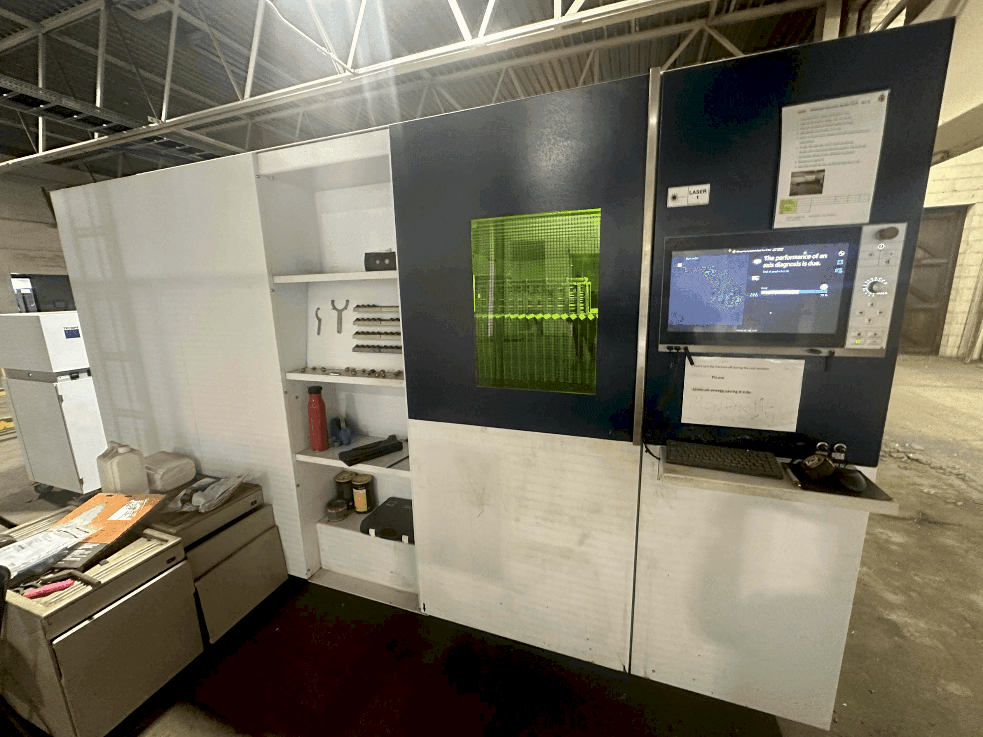 Widok z przodu maszyny TRUMPF Trulaser 1040 Fiber