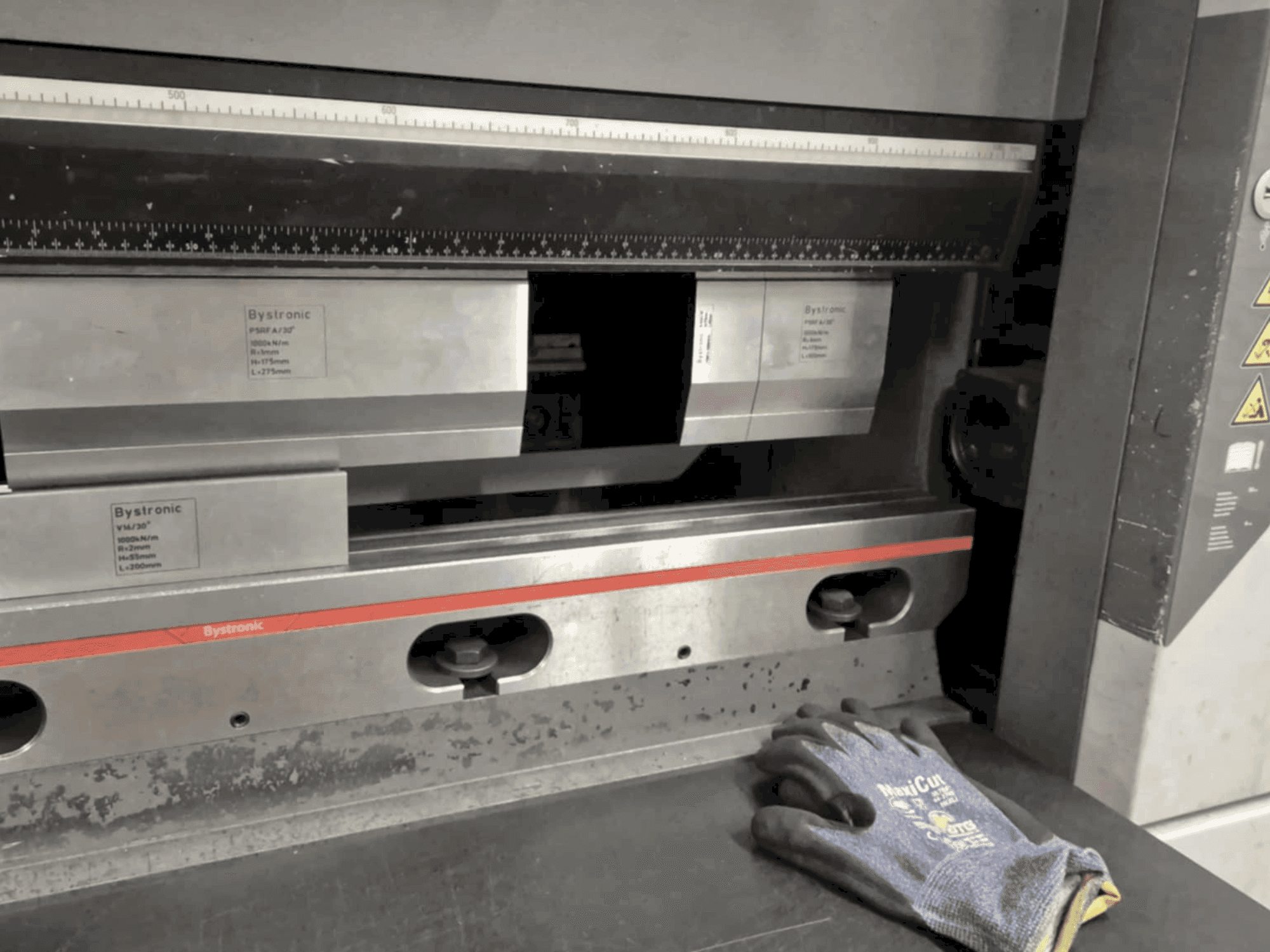 Widok z przodu maszyny Bystronic Xpert 40/1030