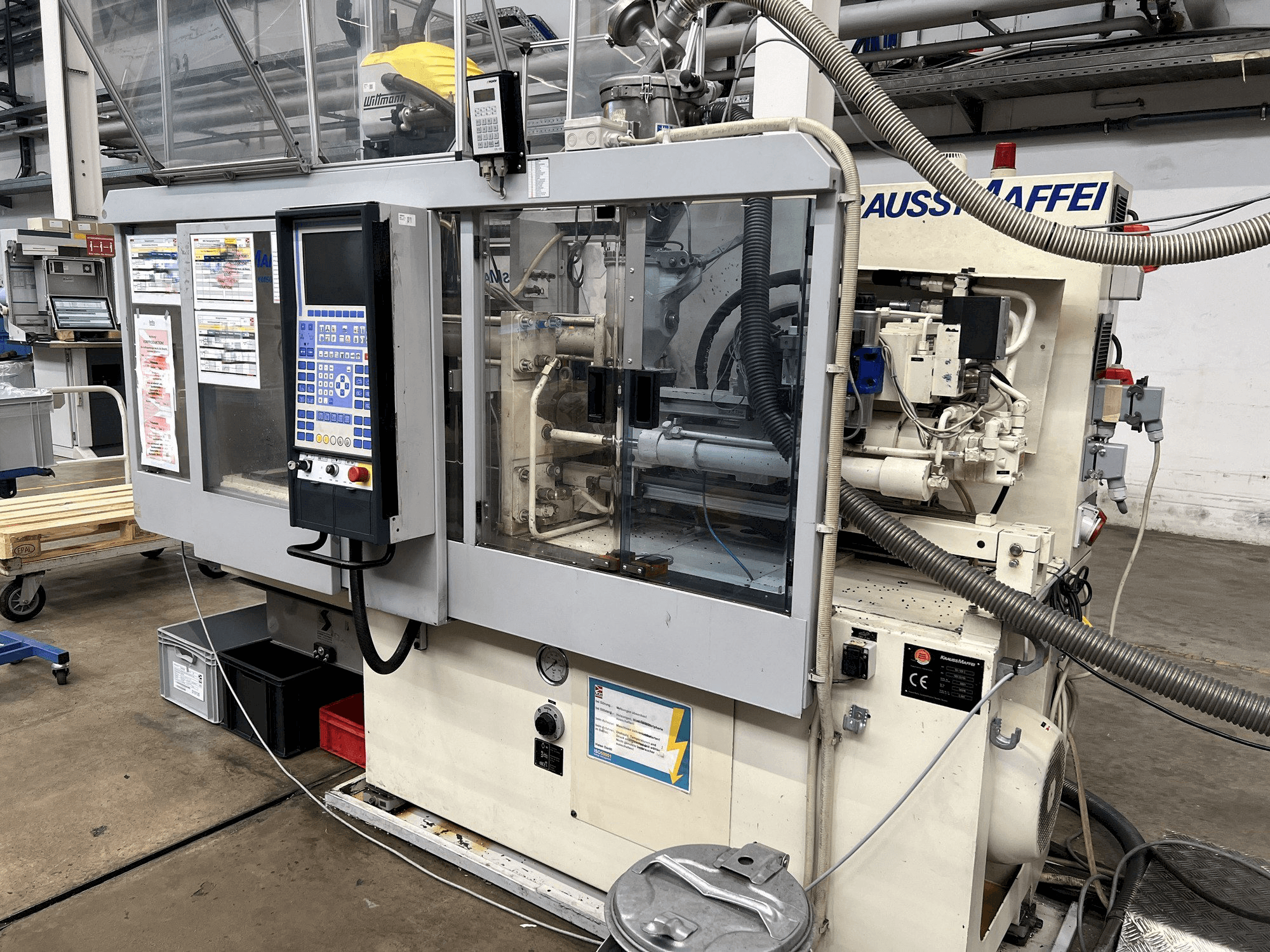 Widok z przodu maszyny Krauss Maffei KM 50-125 C1